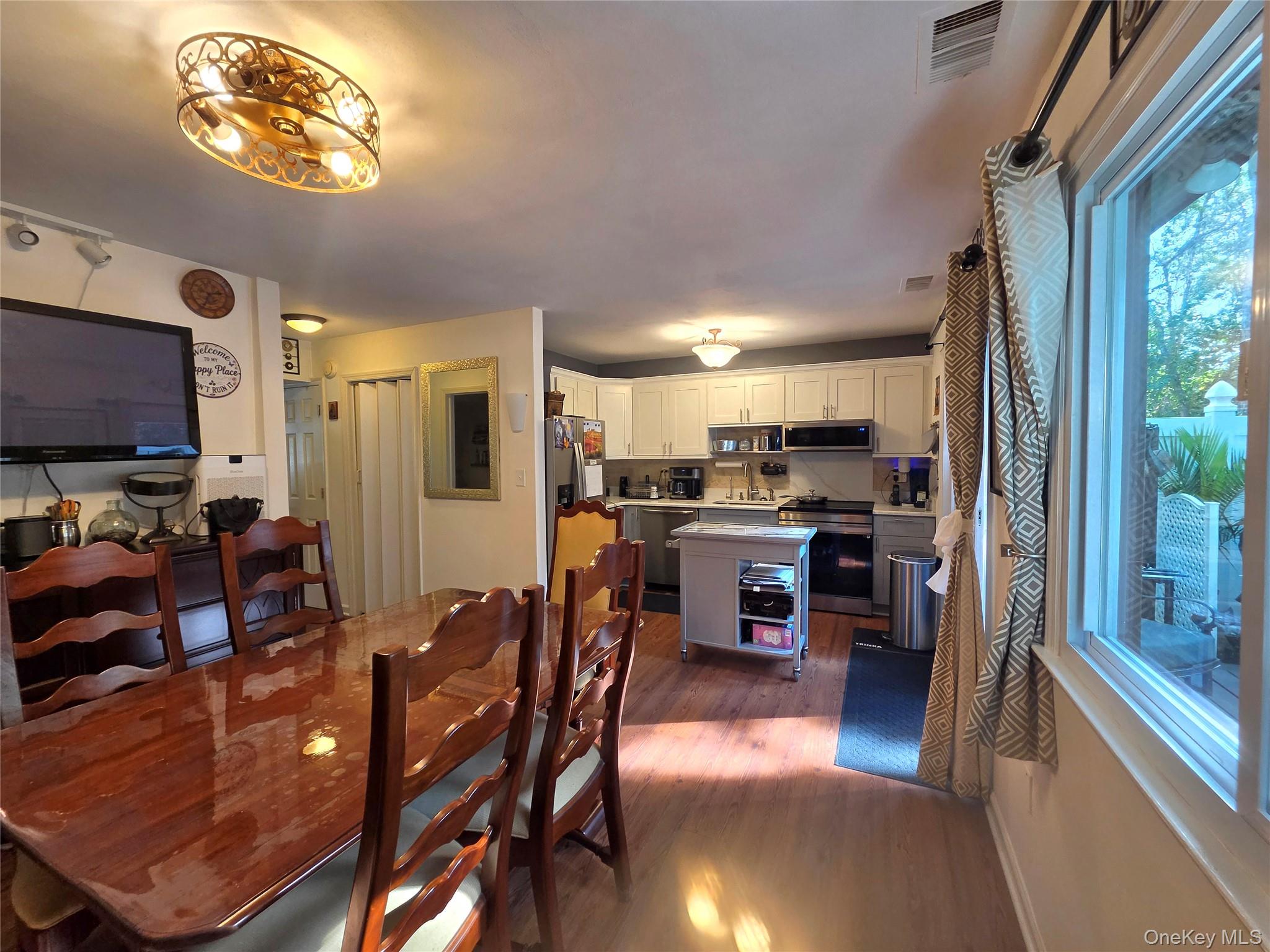 133 Fieldstone Court – For Sale photo 5
