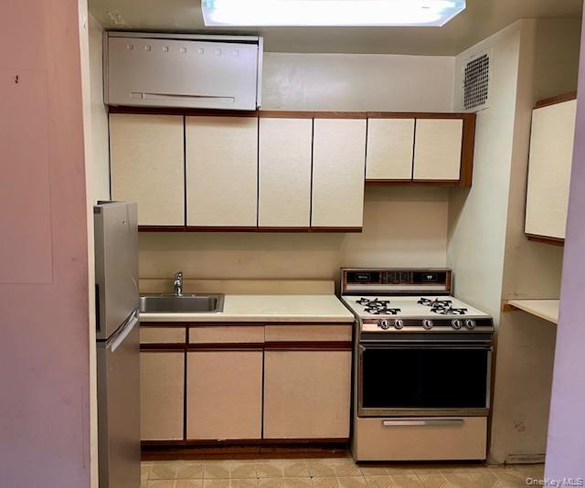 48-21 40 Street, Unit 2C photo 9