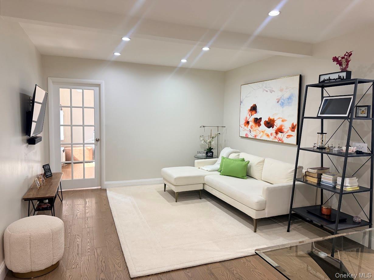 65-15 38th Avenue, Unit 6R photo 2