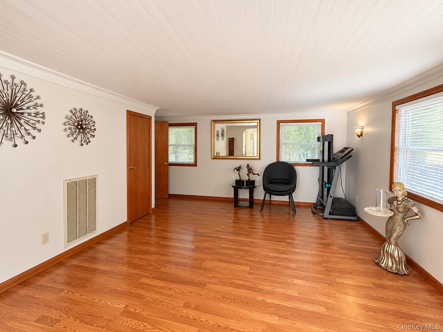 74 Genung Street – For Rent photo 9
