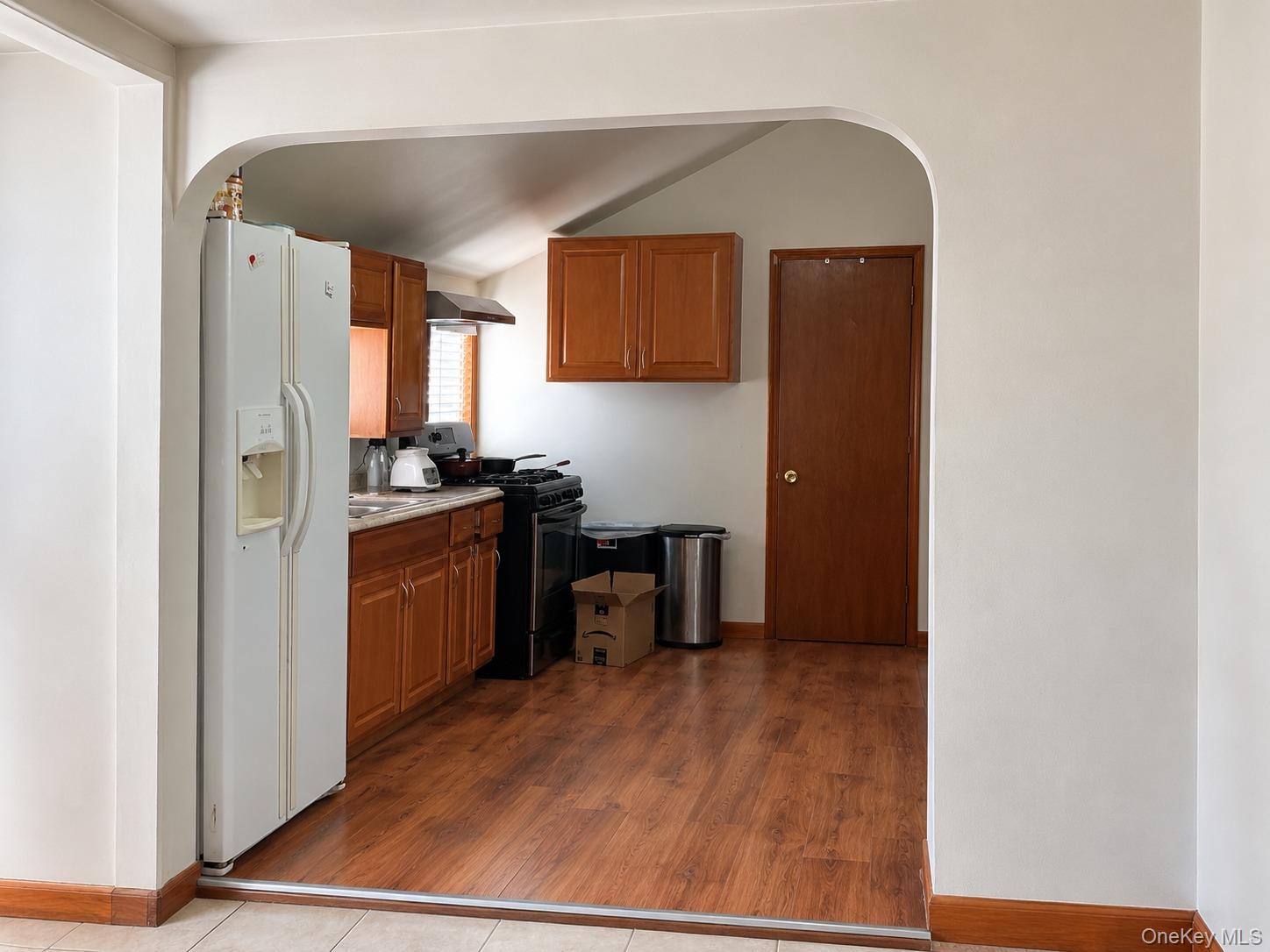 74 Genung Street – For Rent photo 4