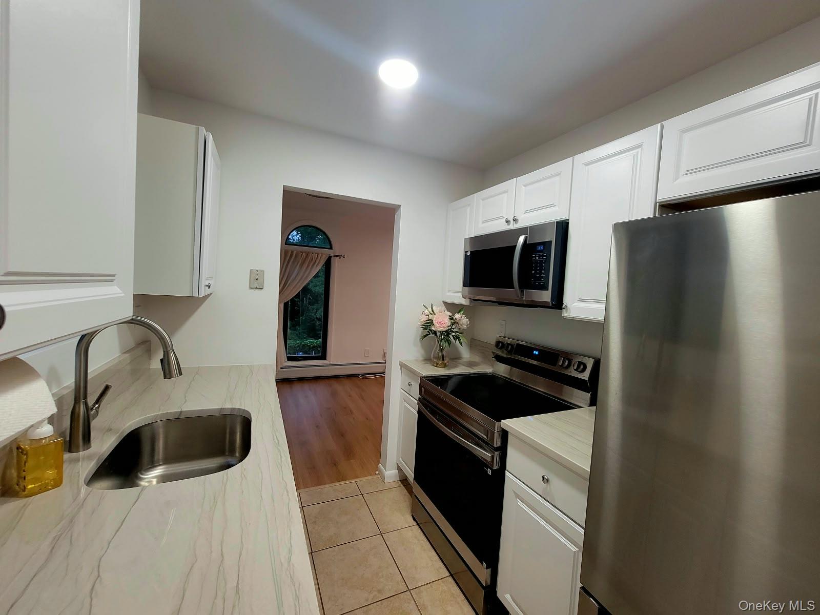 14 Granada Crescent, Unit 19 photo 5