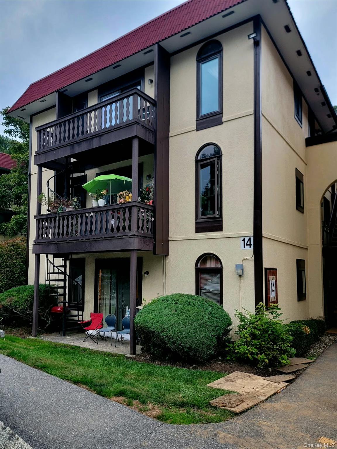 14 Granada Crescent, Unit 19