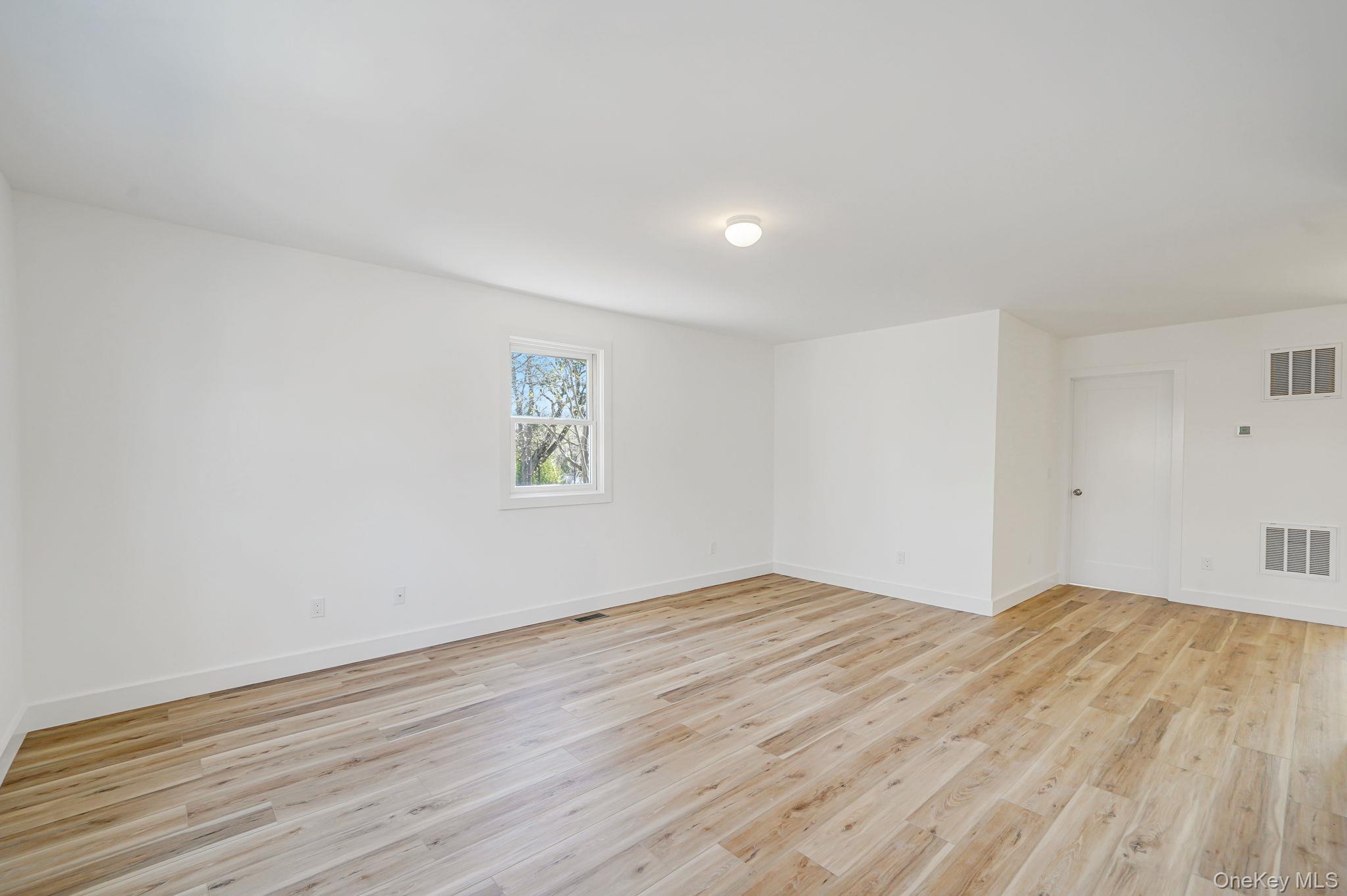 2939 N Wading River Road – For Sale photo 5
