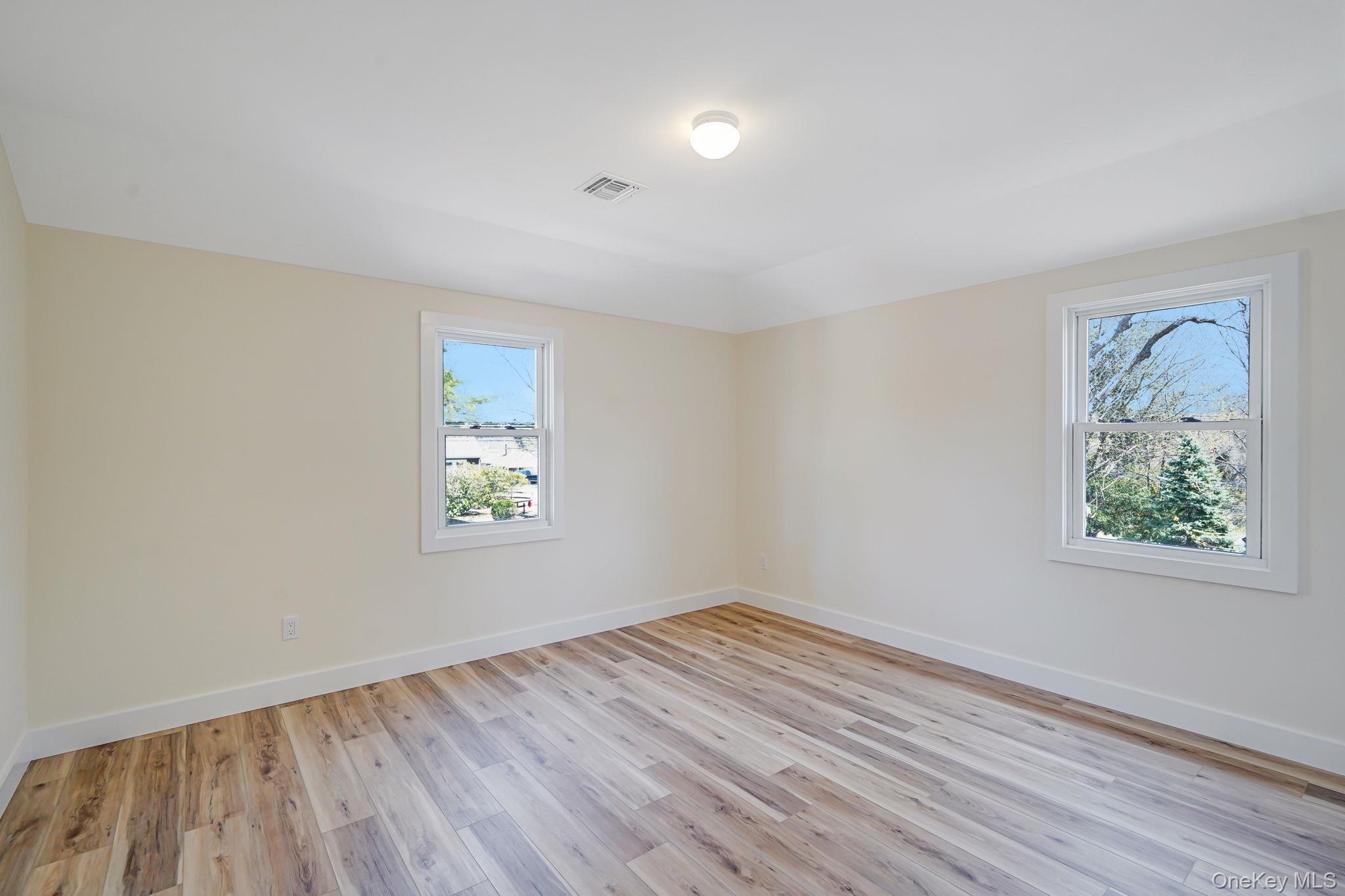 2939 N Wading River Road – For Sale photo 16