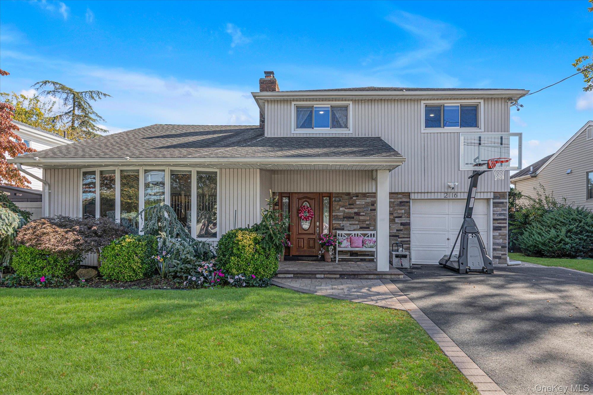 2116 Oliver Way – For Sale