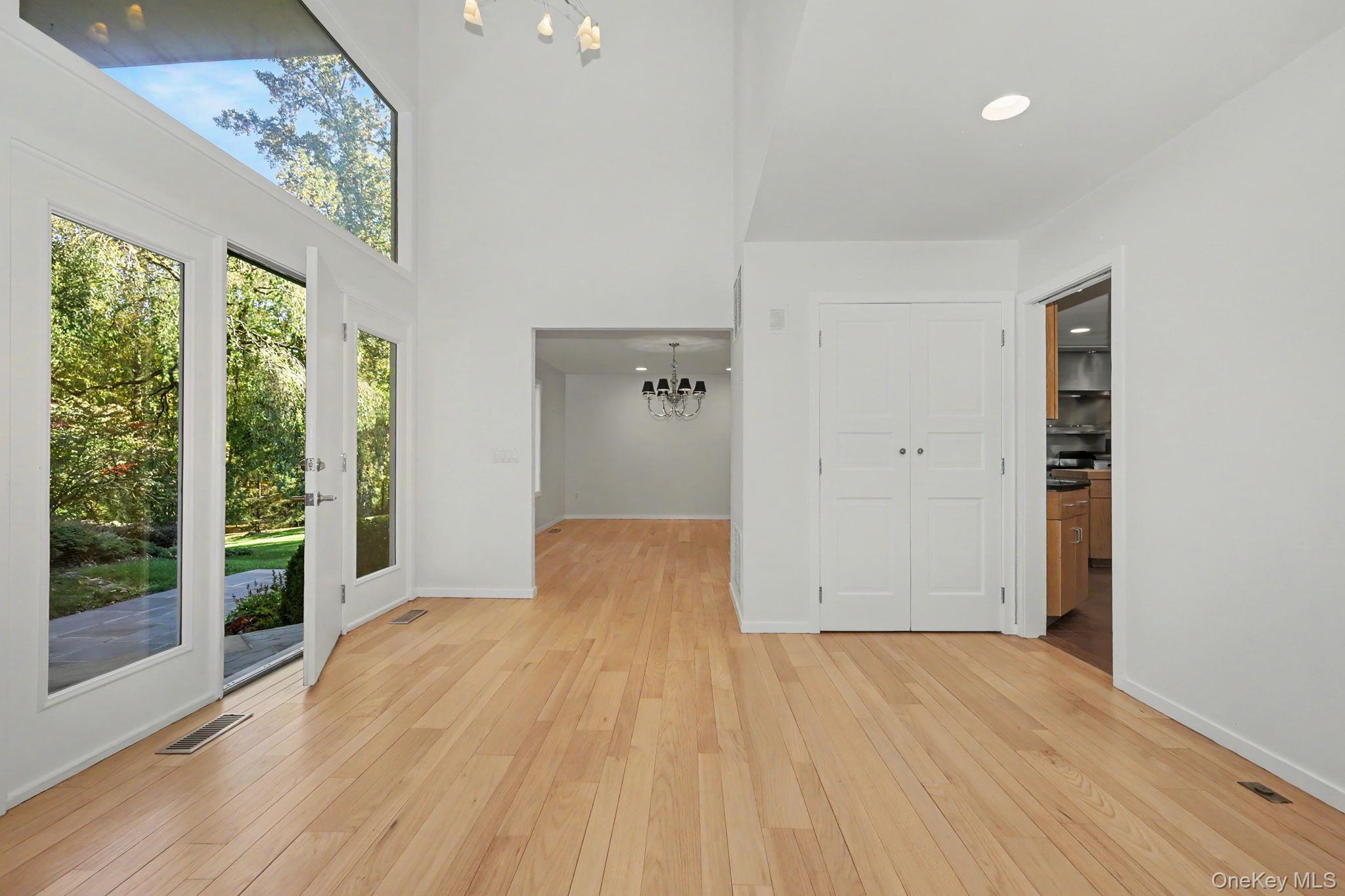 4 Stone Hollow Way – For Sale photo 5