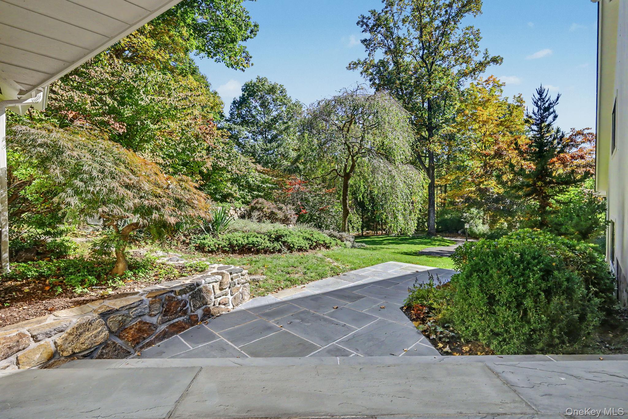 4 Stone Hollow Way – For Sale photo 4