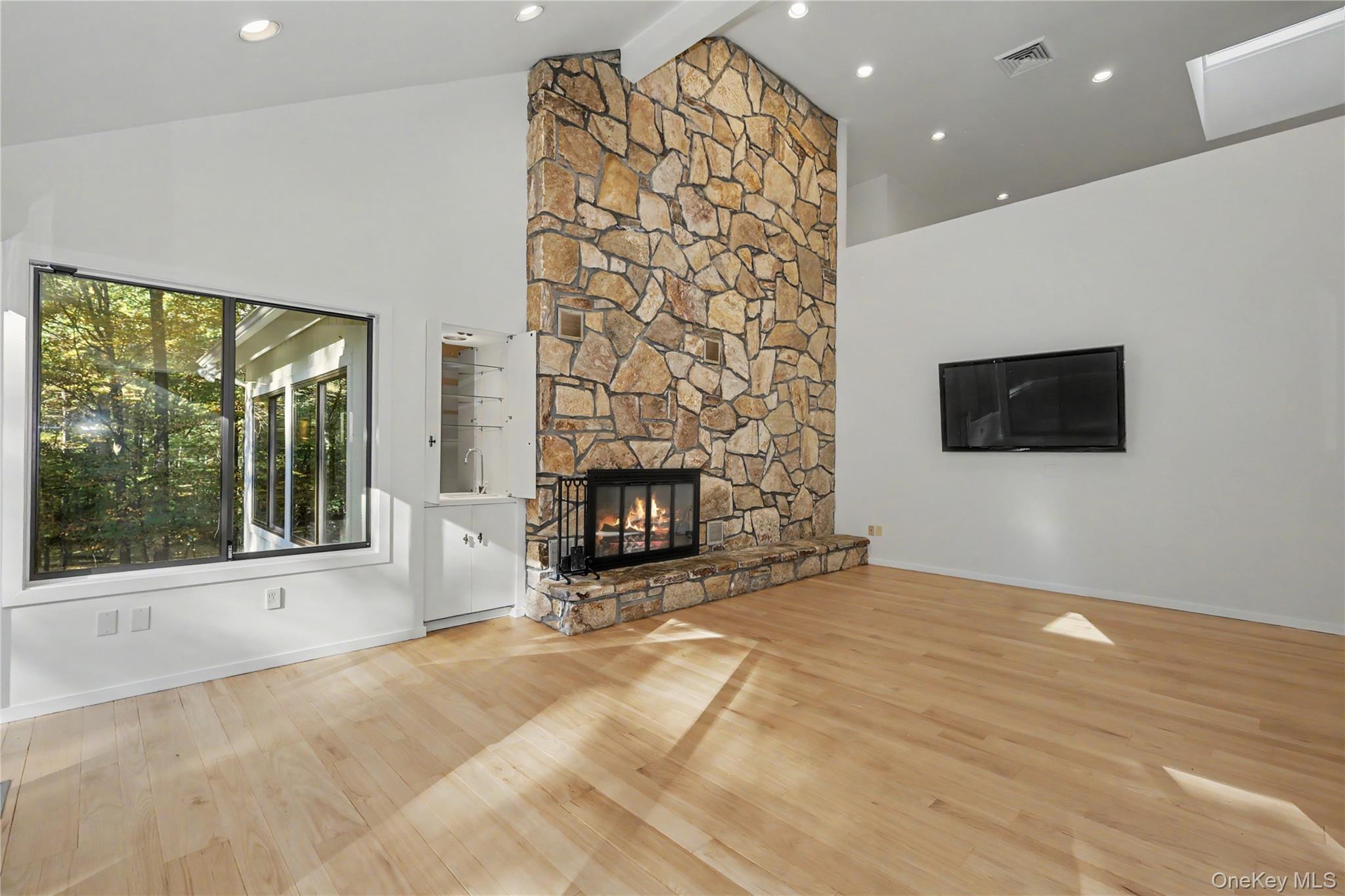 4 Stone Hollow Way – For Sale photo 16