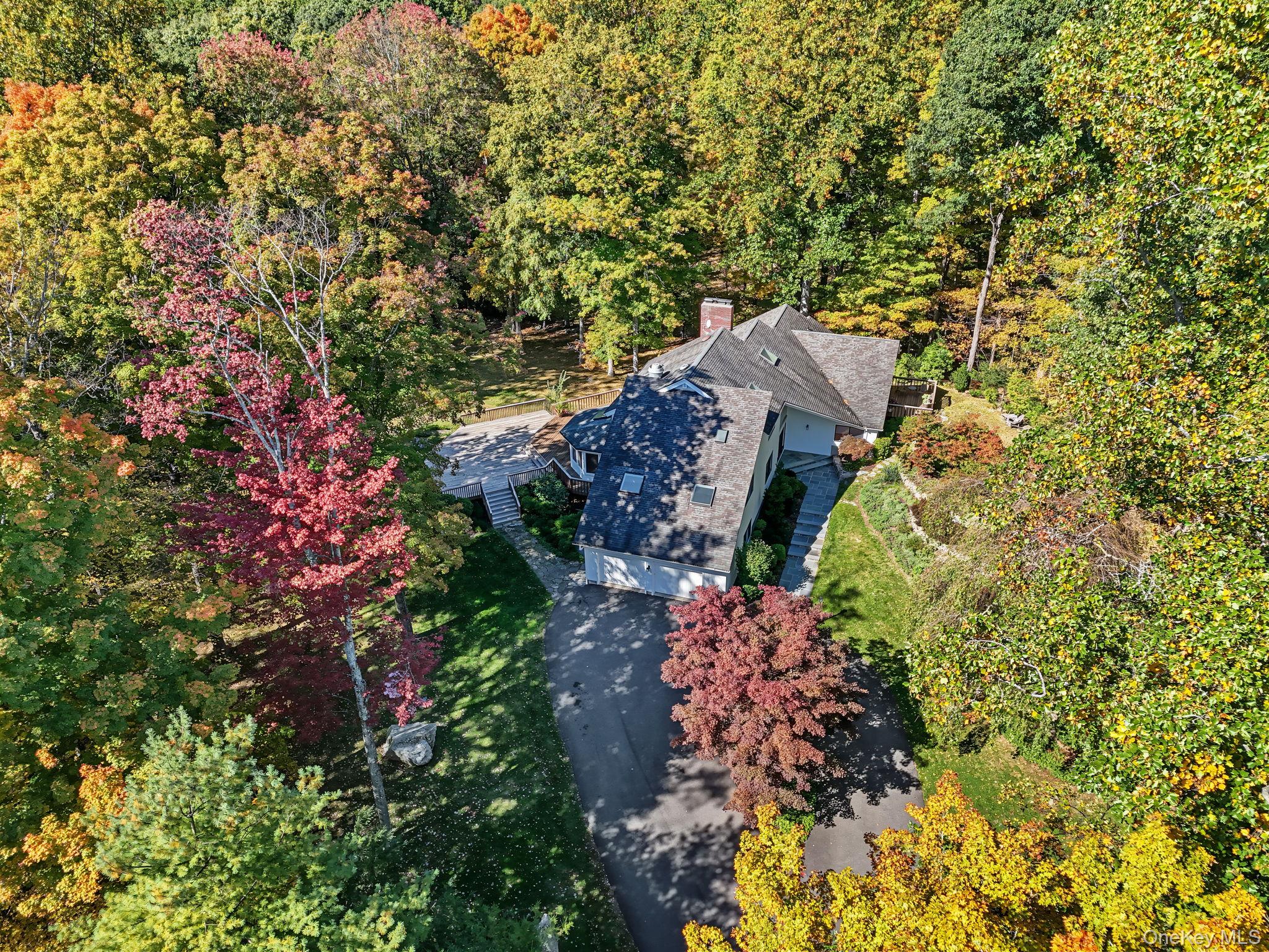 4 Stone Hollow Way – For Sale photo 2