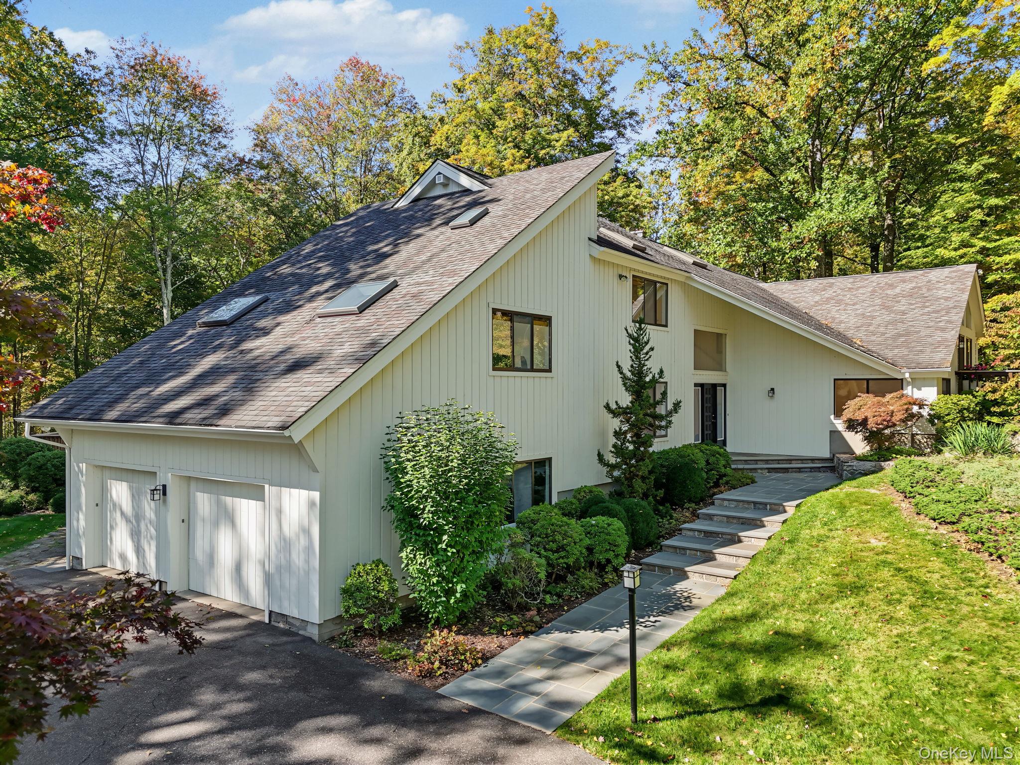 4 Stone Hollow Way – For Sale photo 3