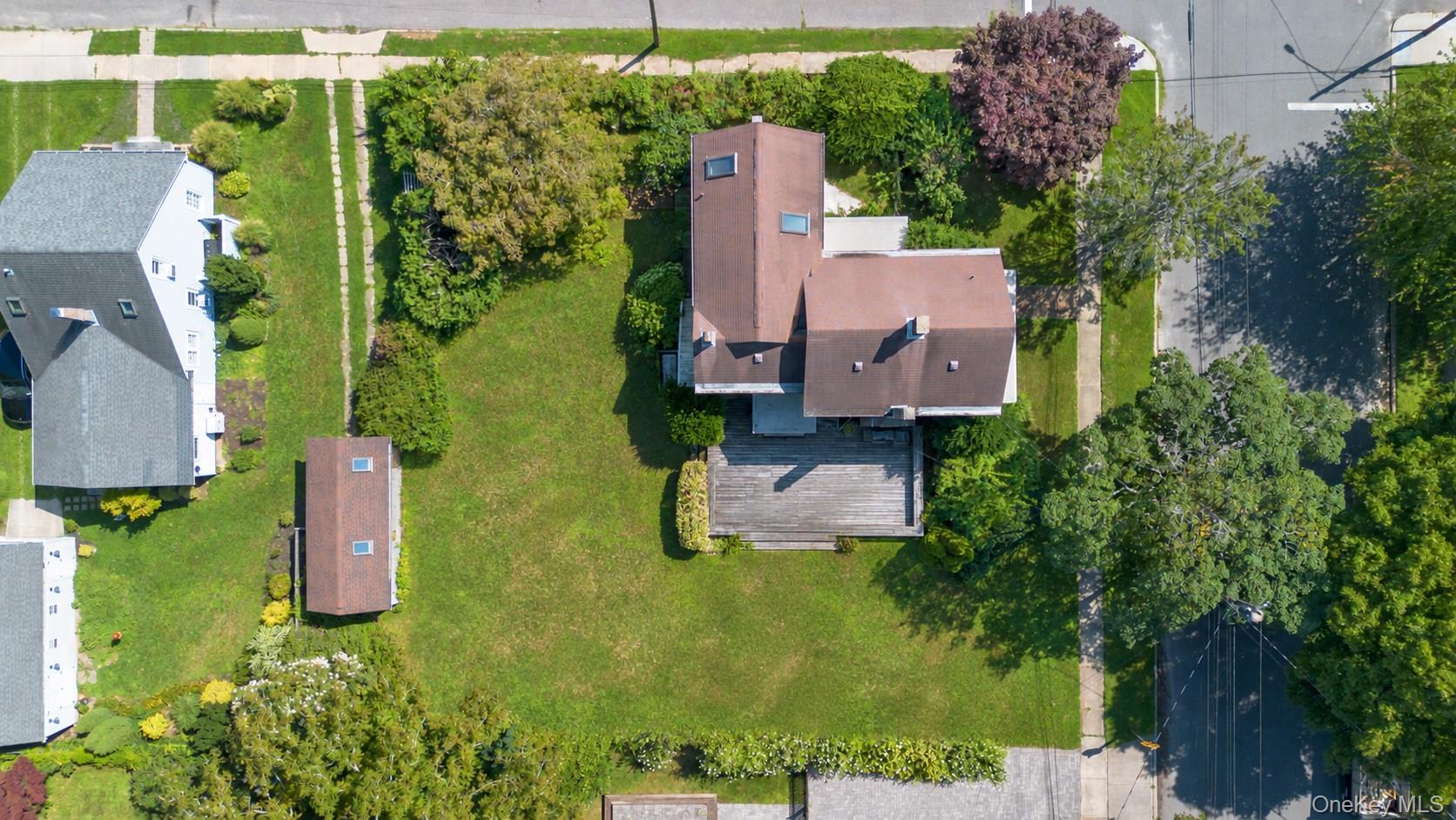 402 5th Street – For Sale photo 3