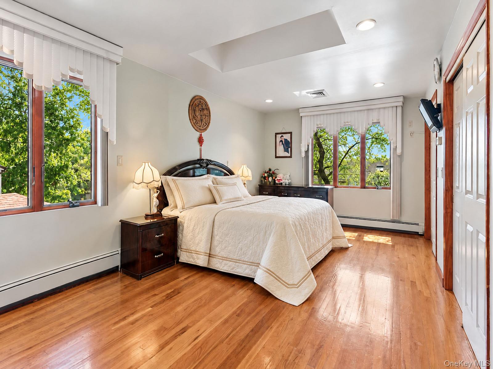 172-03 35 Avenue – For Sale