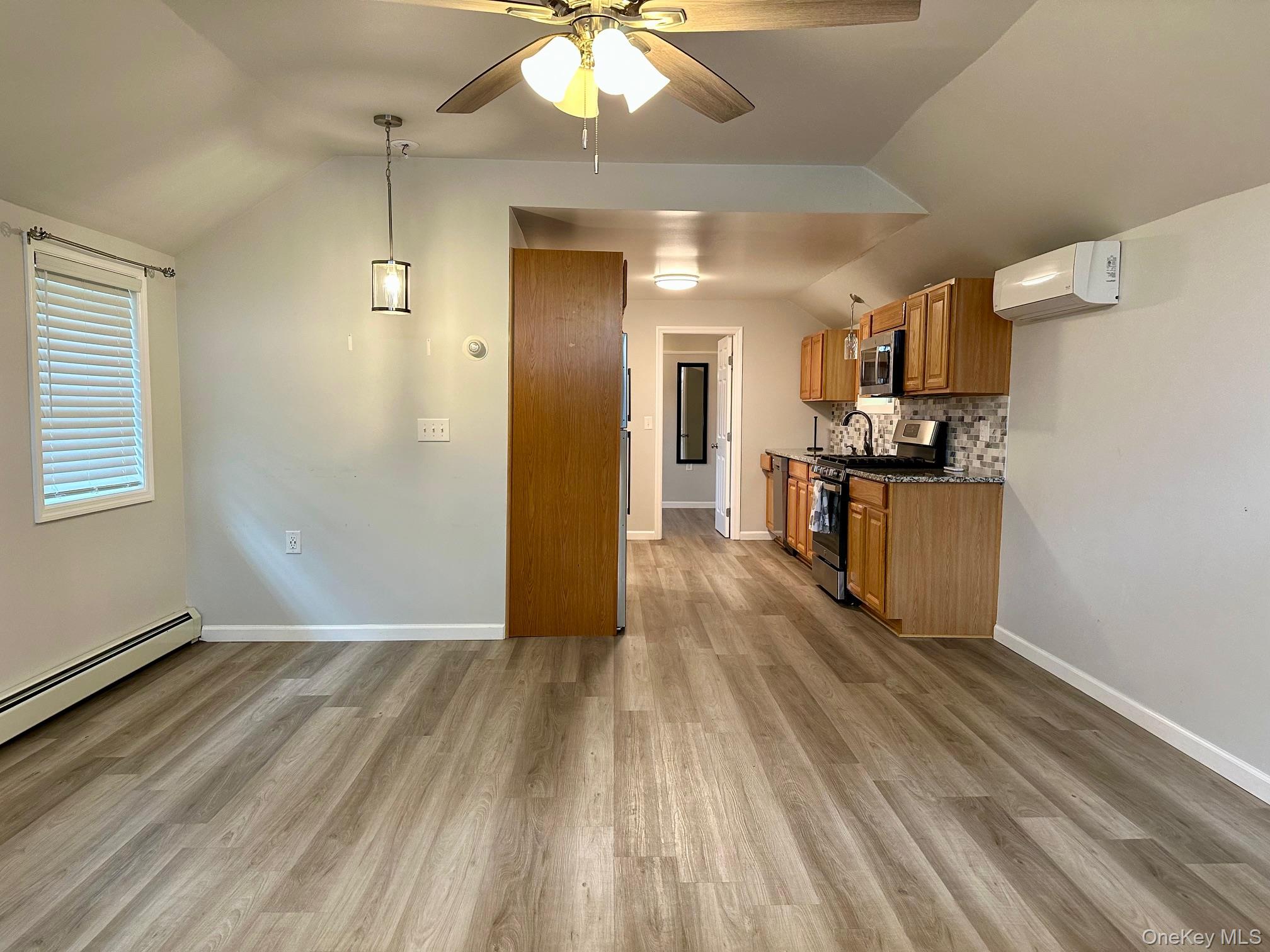 38 Glenmere Avenue, Unit Unit B photo 3