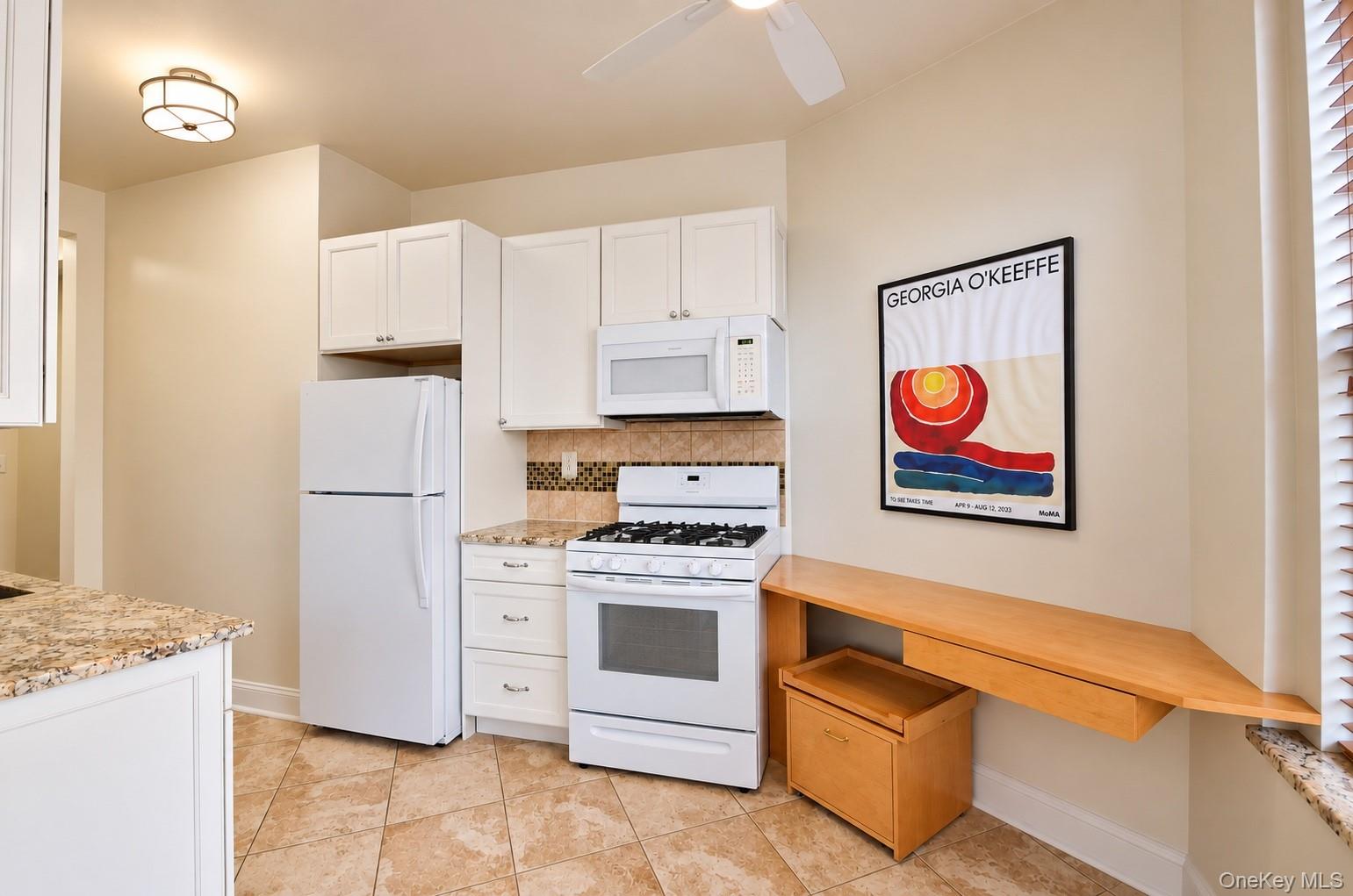 31 Pondfield Road West, Unit 51 photo 4