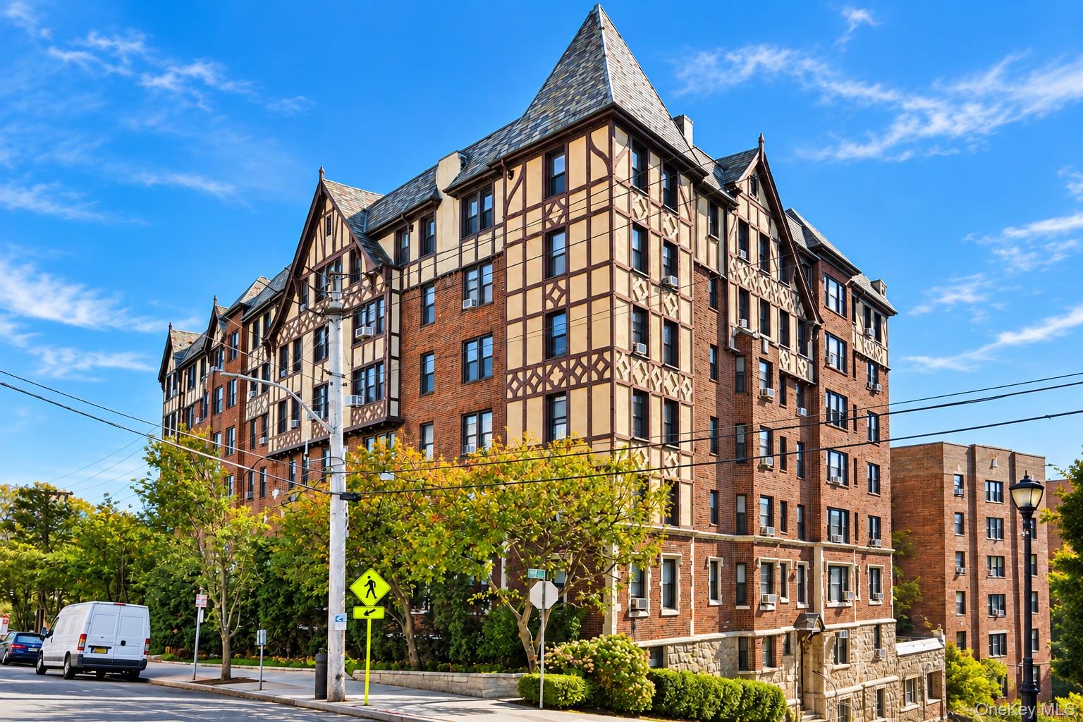 31 Pondfield Road West, Unit 51 photo 15