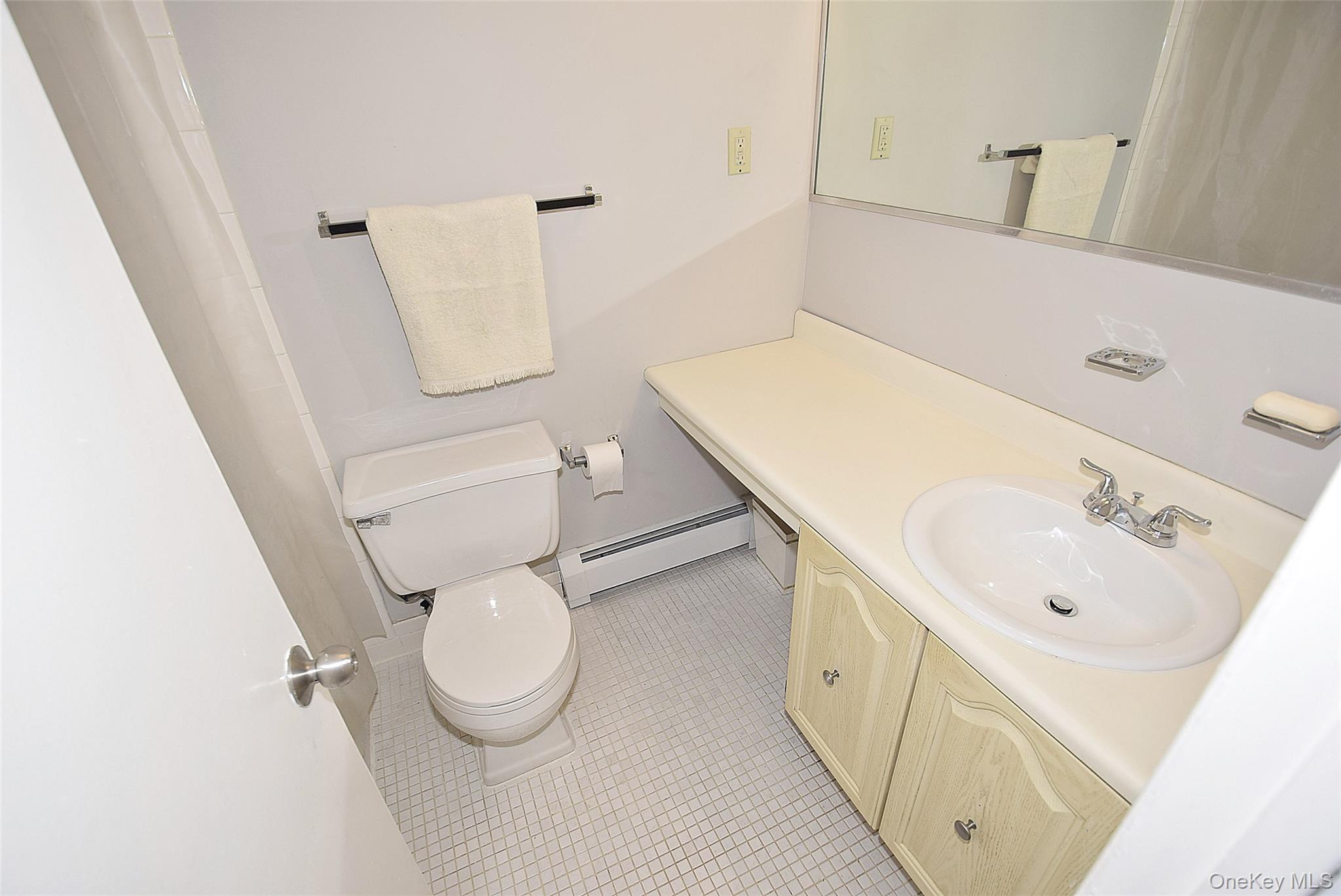 220-47 67 Ave – For Rent photo 11