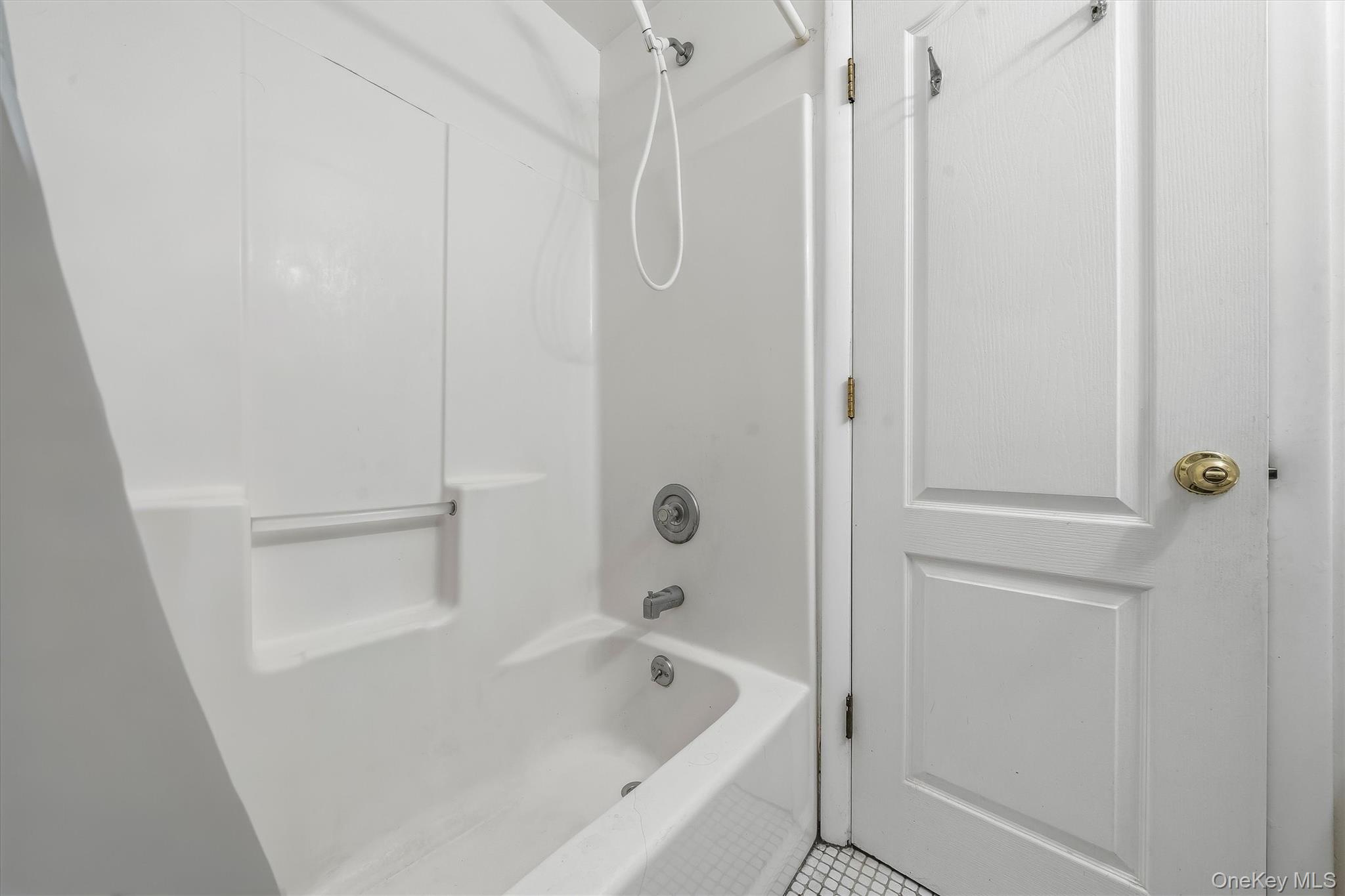 86 Main Street – For Sale photo 16