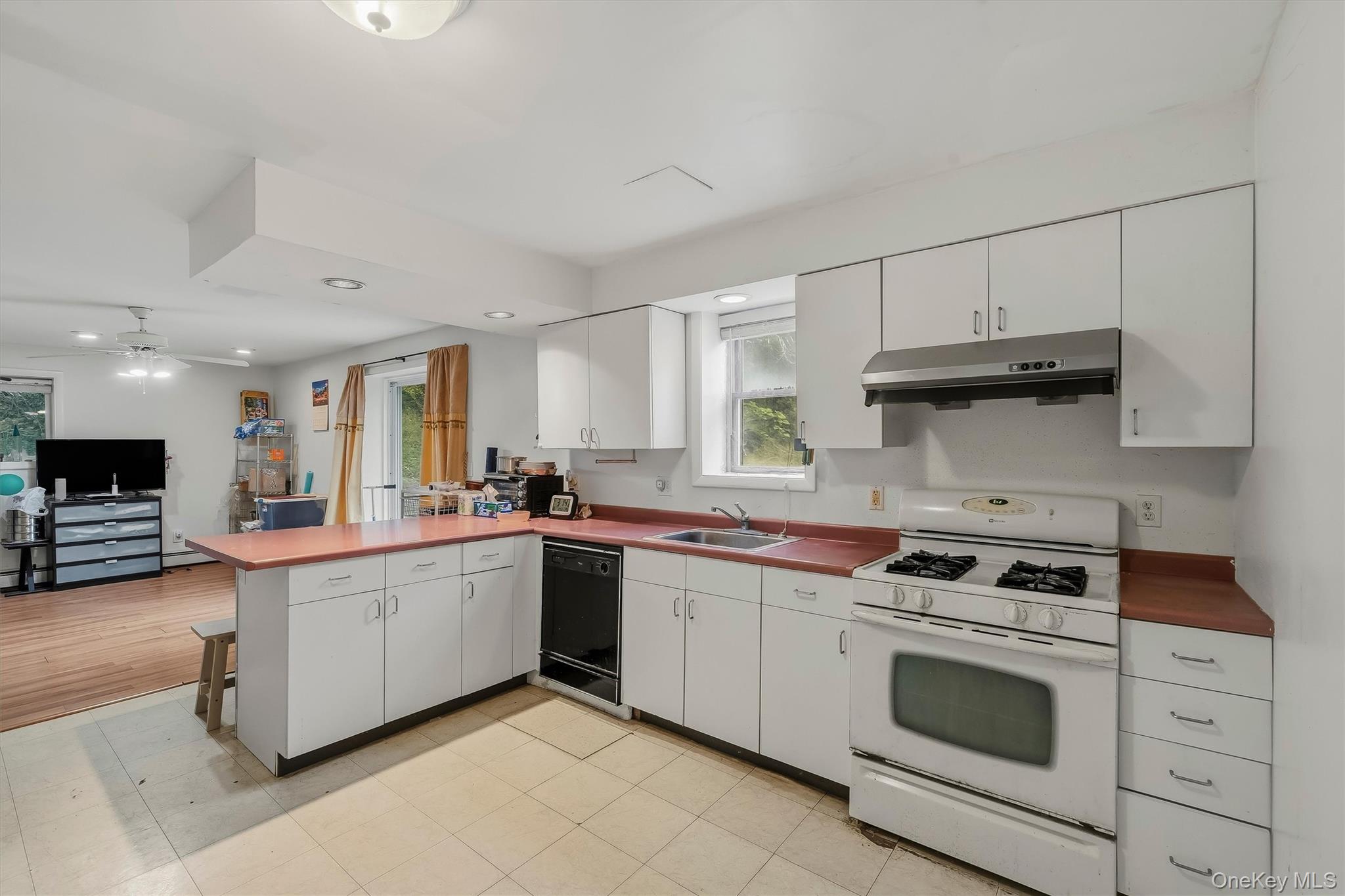 86 Main Street – For Sale photo 18