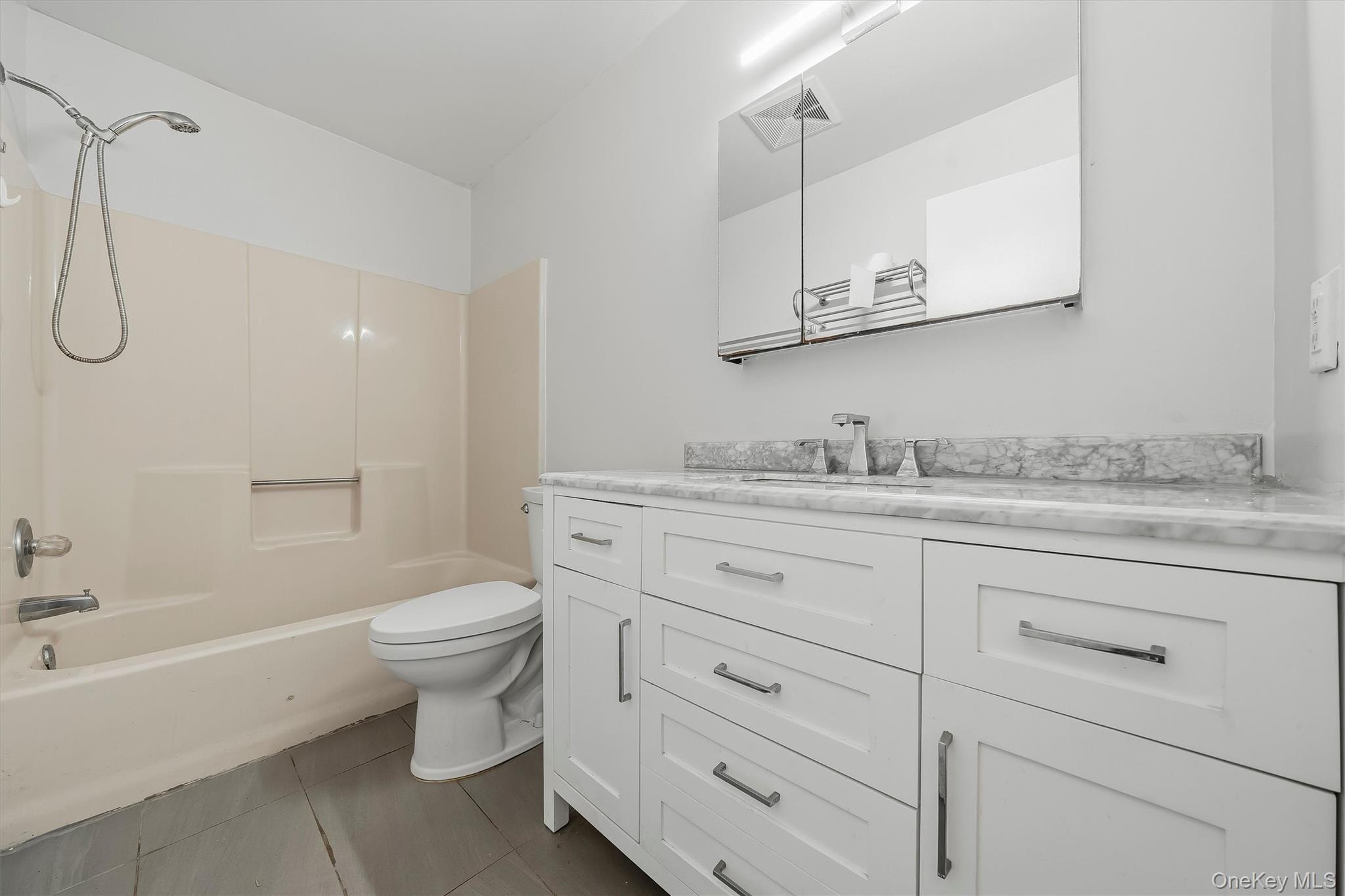 86 Main Street – For Sale photo 8