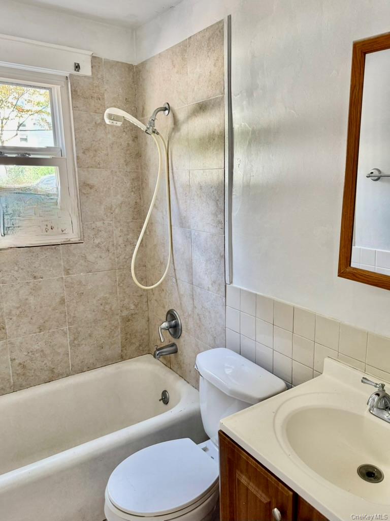 74 Yale Avenue – For Rent photo 7