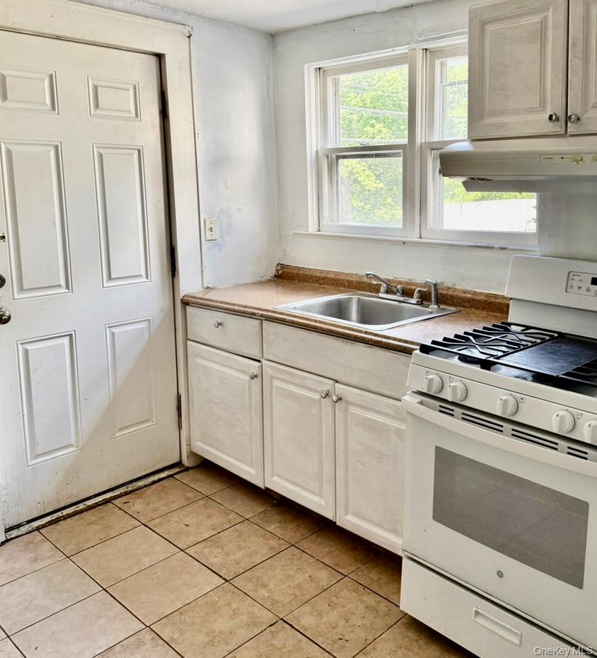74 Yale Avenue – For Rent photo 6