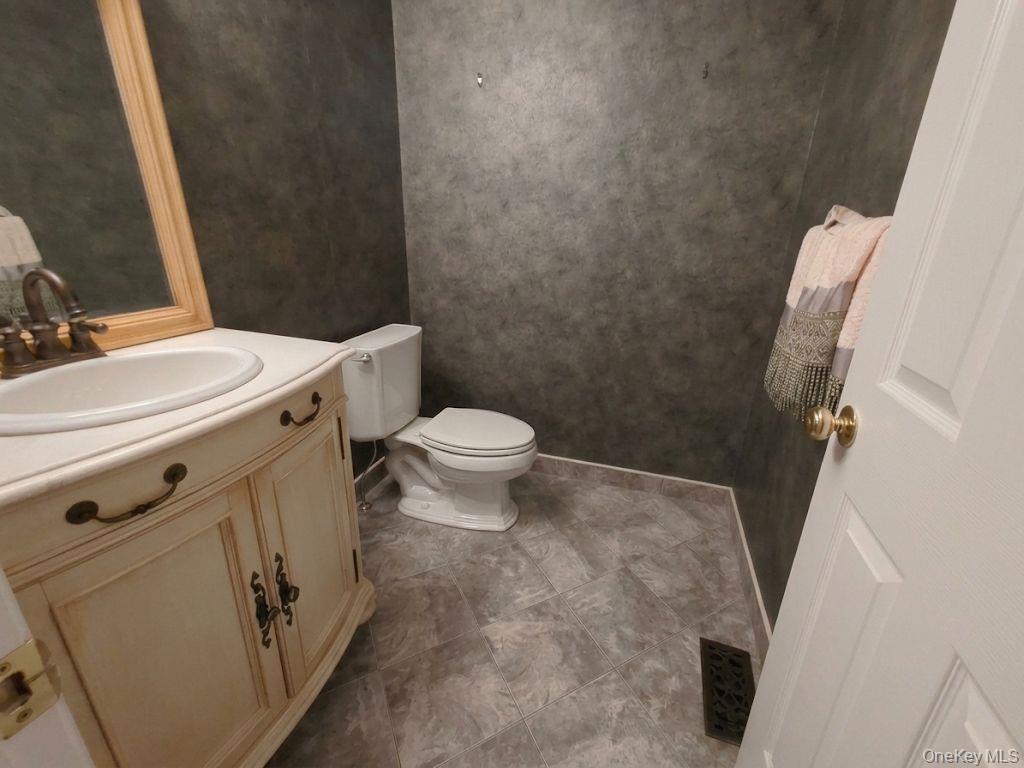 120 Highwood Drive – For Sale photo 14