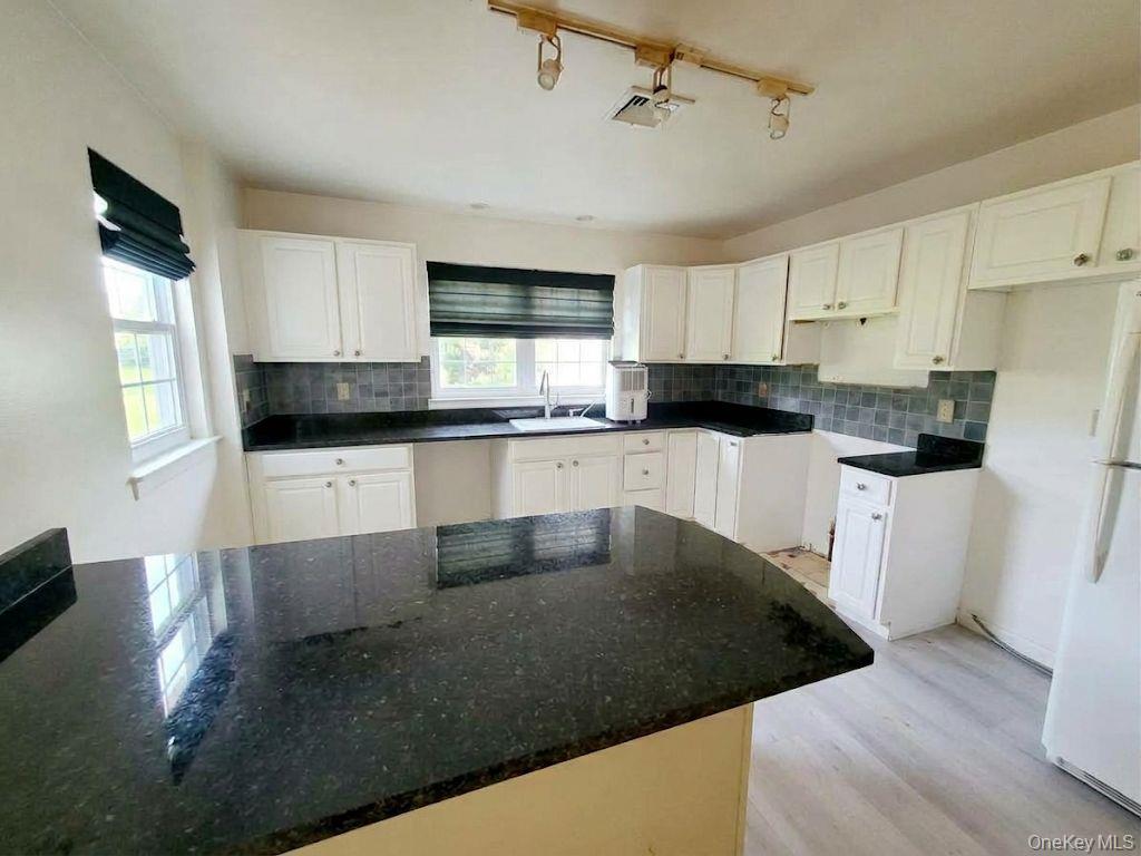 120 Highwood Drive – For Sale photo 8