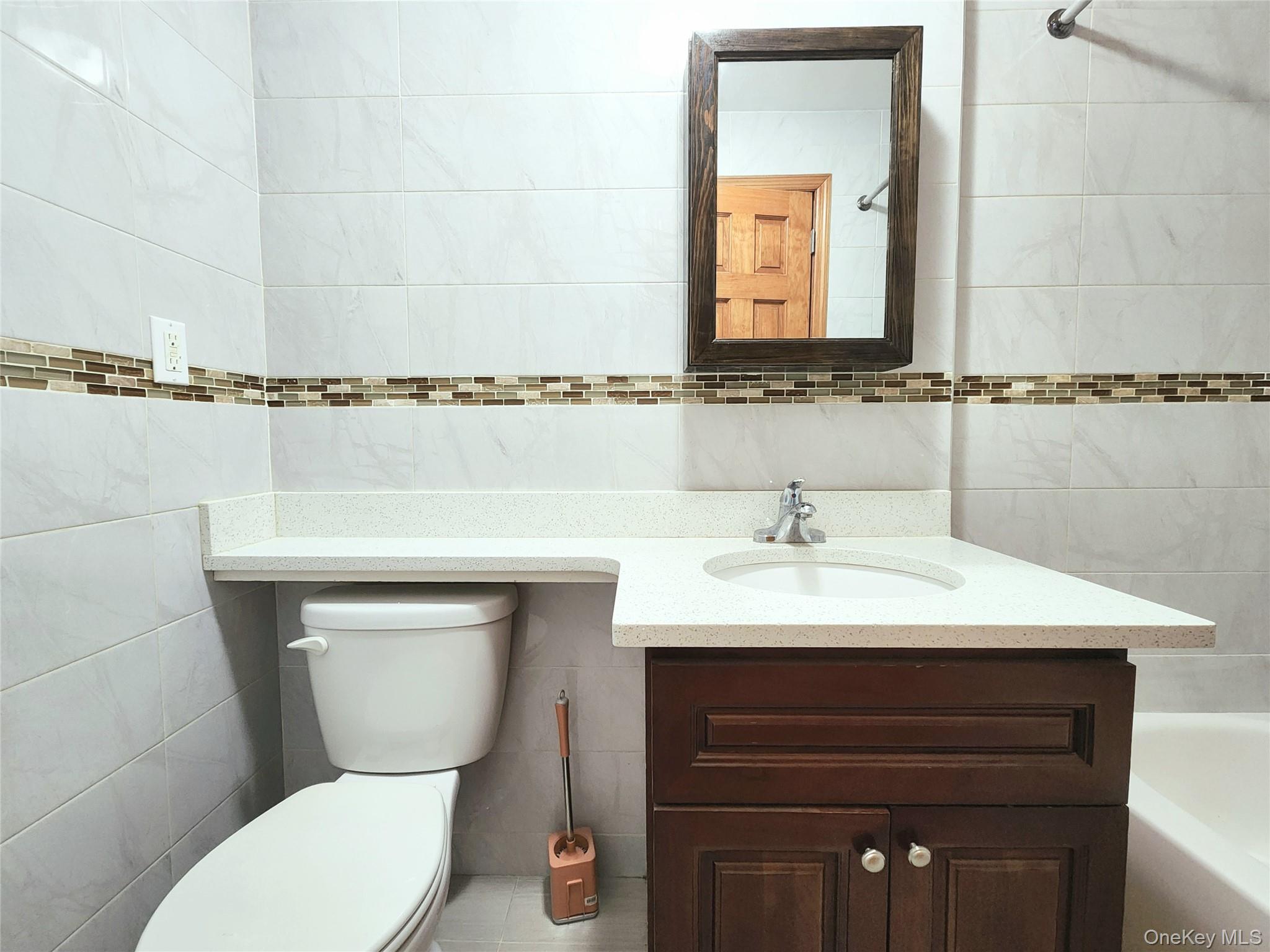 654 Seneca Avenue – For Sale photo 21