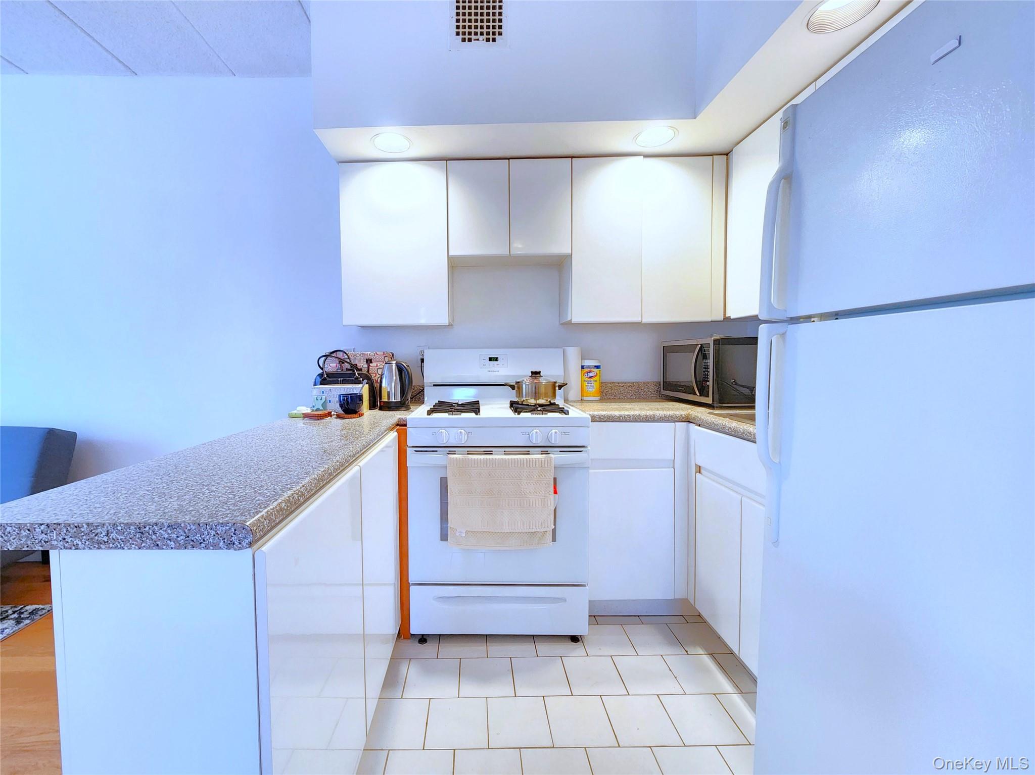 149-15 Barclay Avenue, Unit 3A photo 13