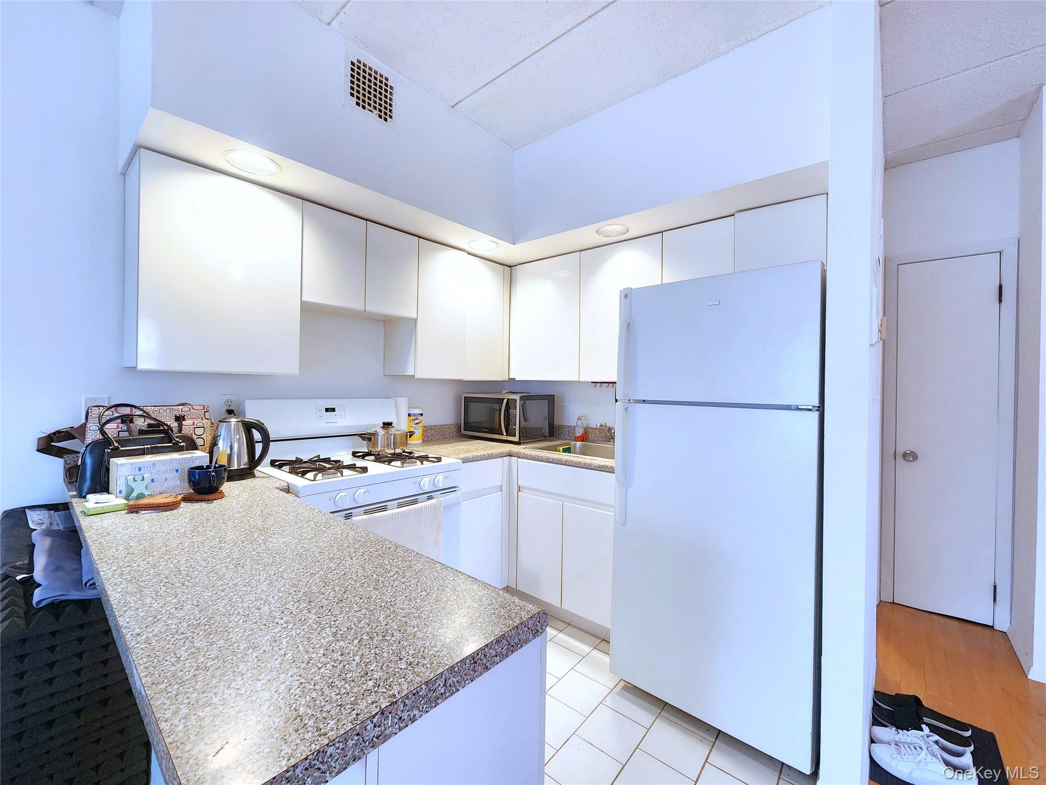 149-15 Barclay Avenue, Unit 3A photo 12