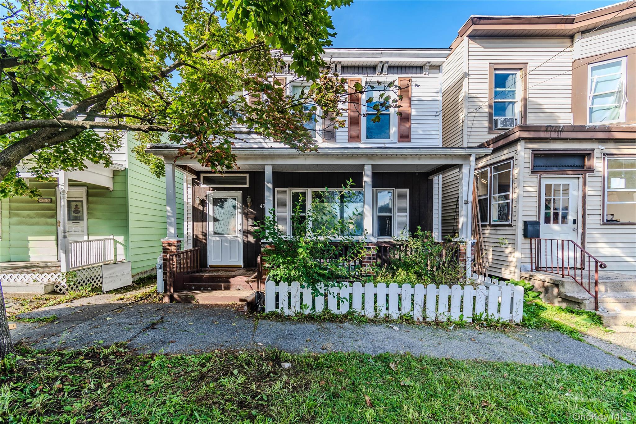 432 1st Street – For Sale photo 2