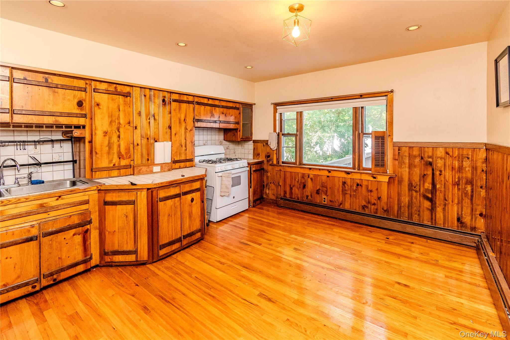 432 1st Street – For Sale photo 6
