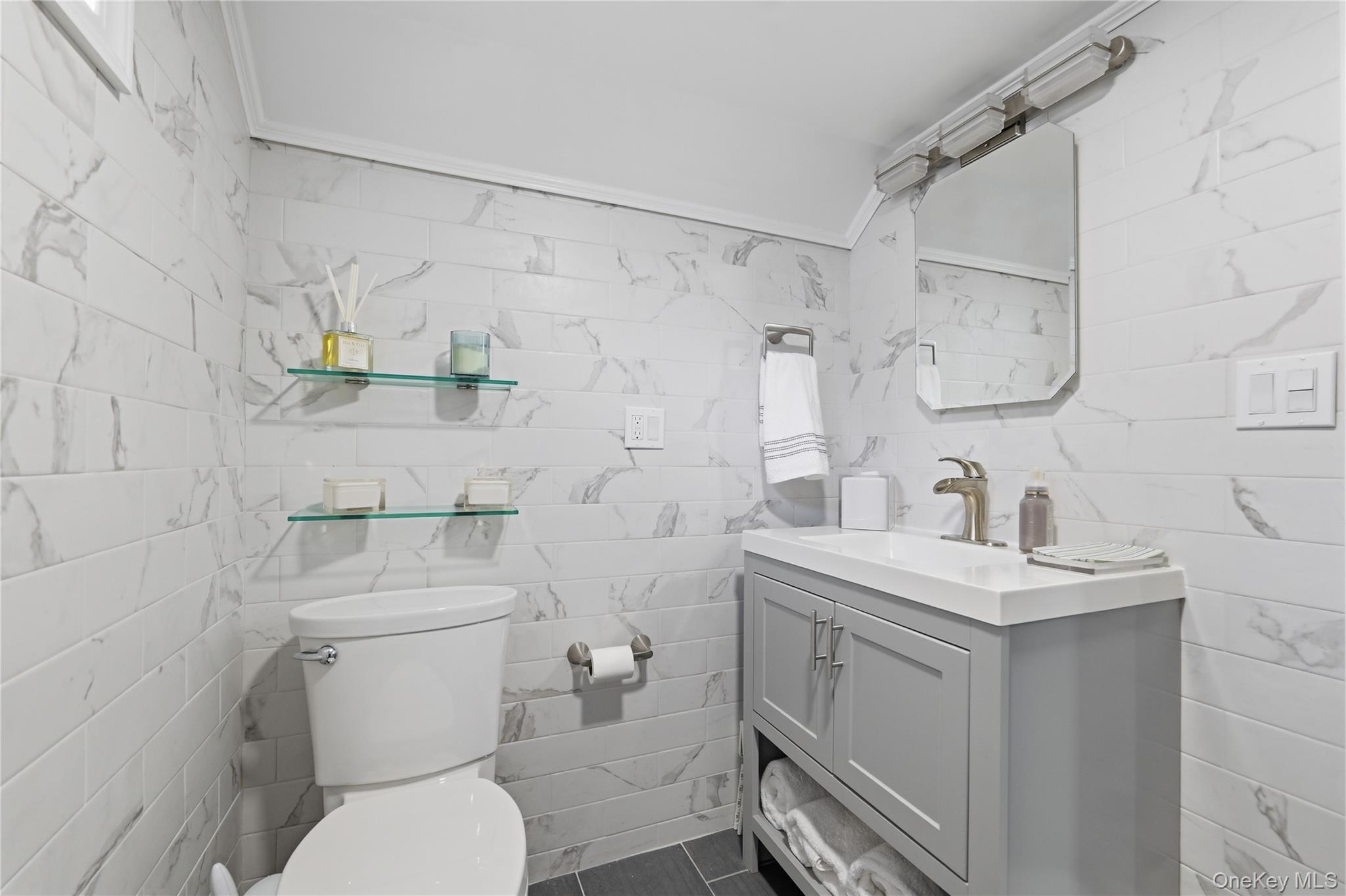 6483 83rd Place – For Sale photo 27