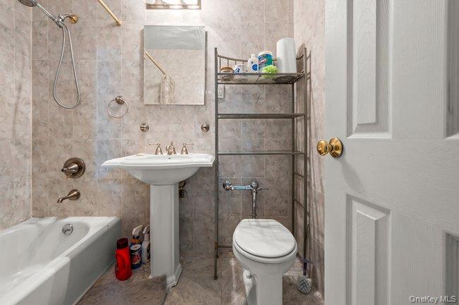 142-05 Roosevelt Avenue, Unit #539 photo 14