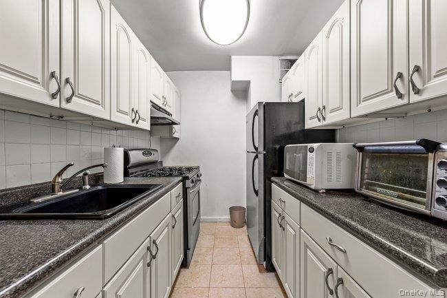 142-05 Roosevelt Avenue, Unit #539 photo 15