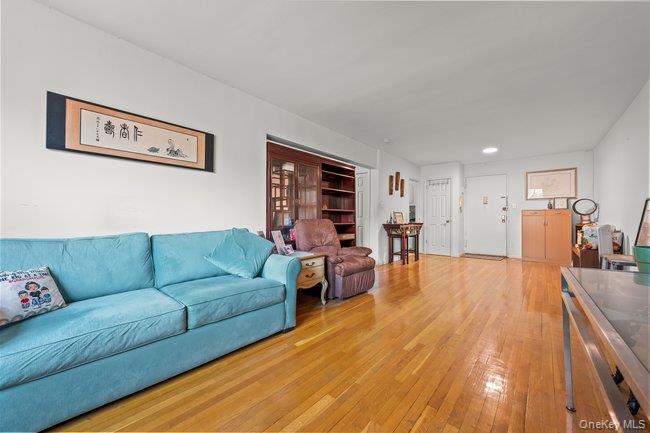 142-05 Roosevelt Avenue, Unit #539 photo 8
