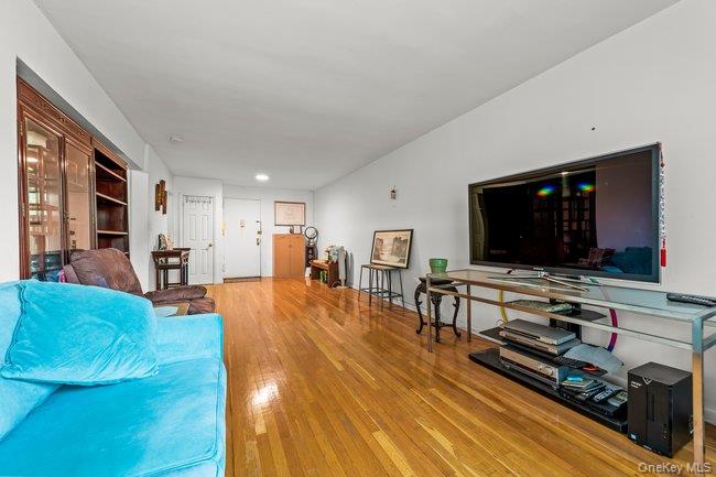 142-05 Roosevelt Avenue, Unit #539 photo 9