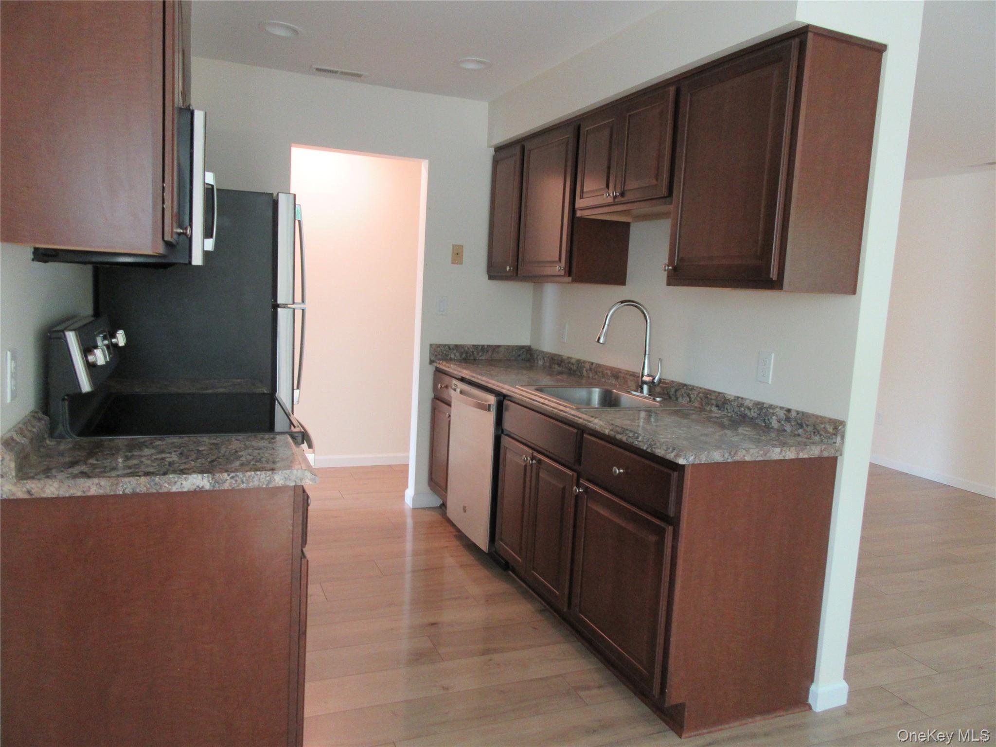102 Cartwheel Court, Unit 22 photo 8