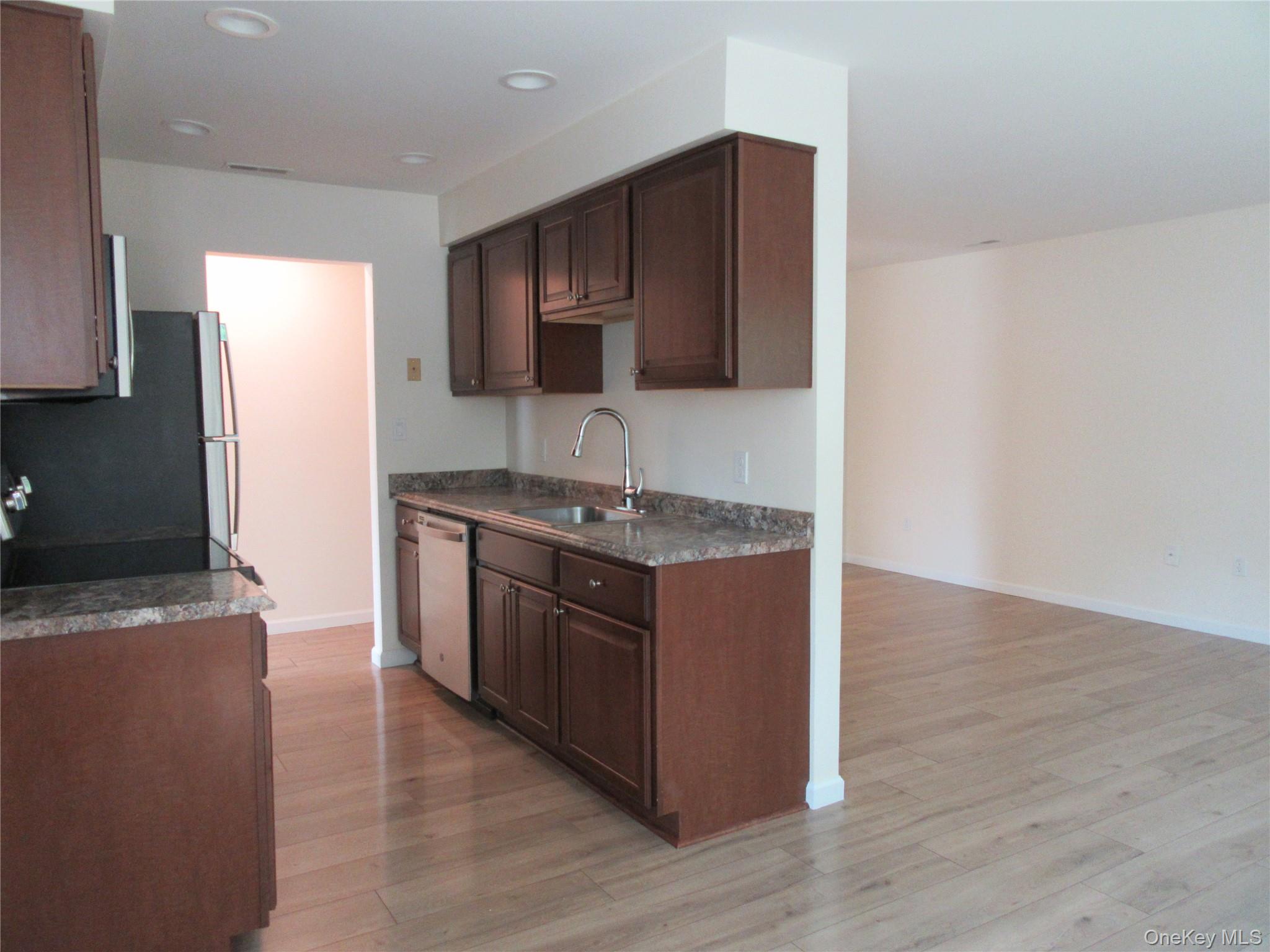 102 Cartwheel Court, Unit 22 photo 5