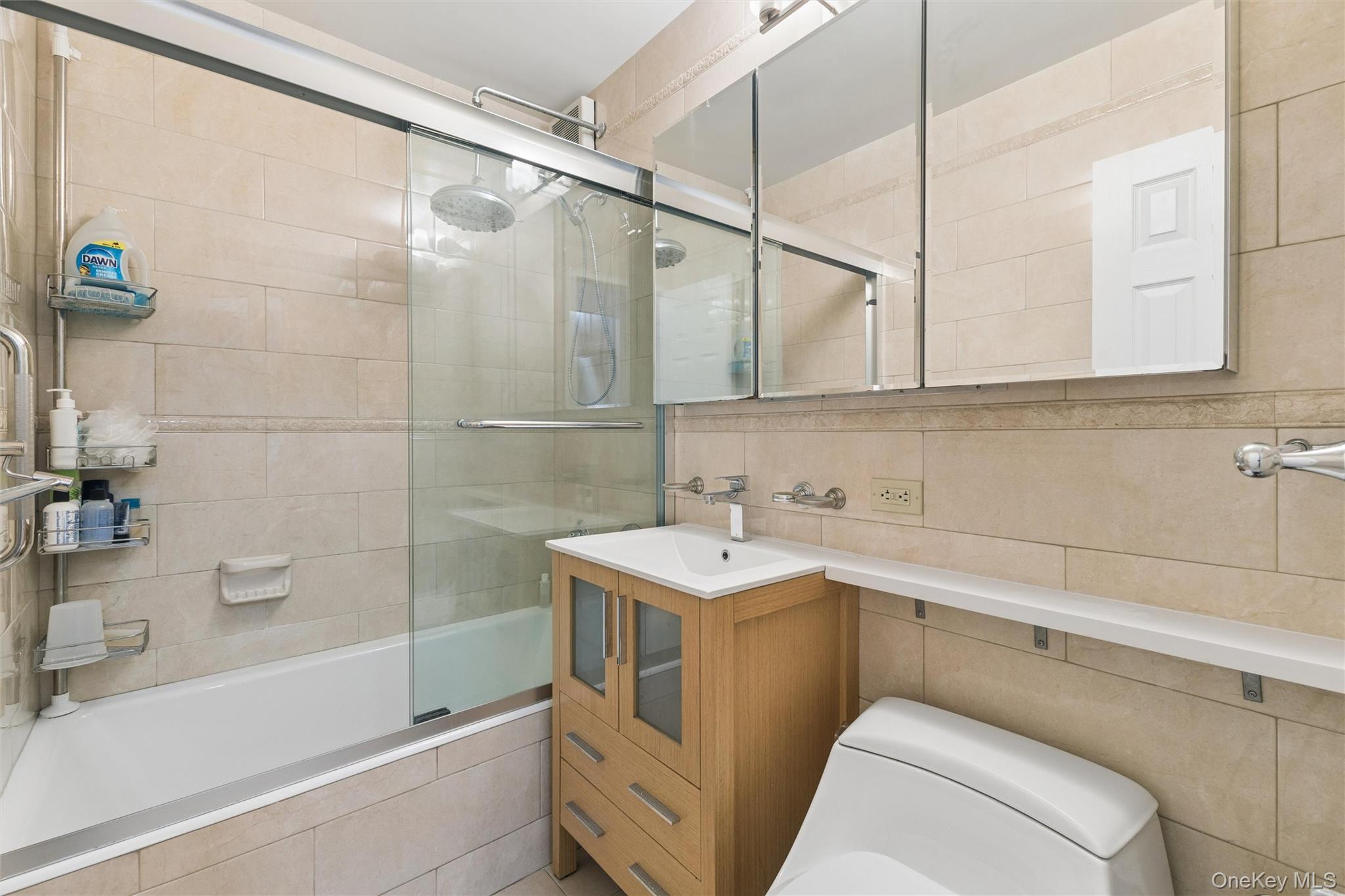 70-25 Yellowstone Boulevard, Unit 3X photo 6