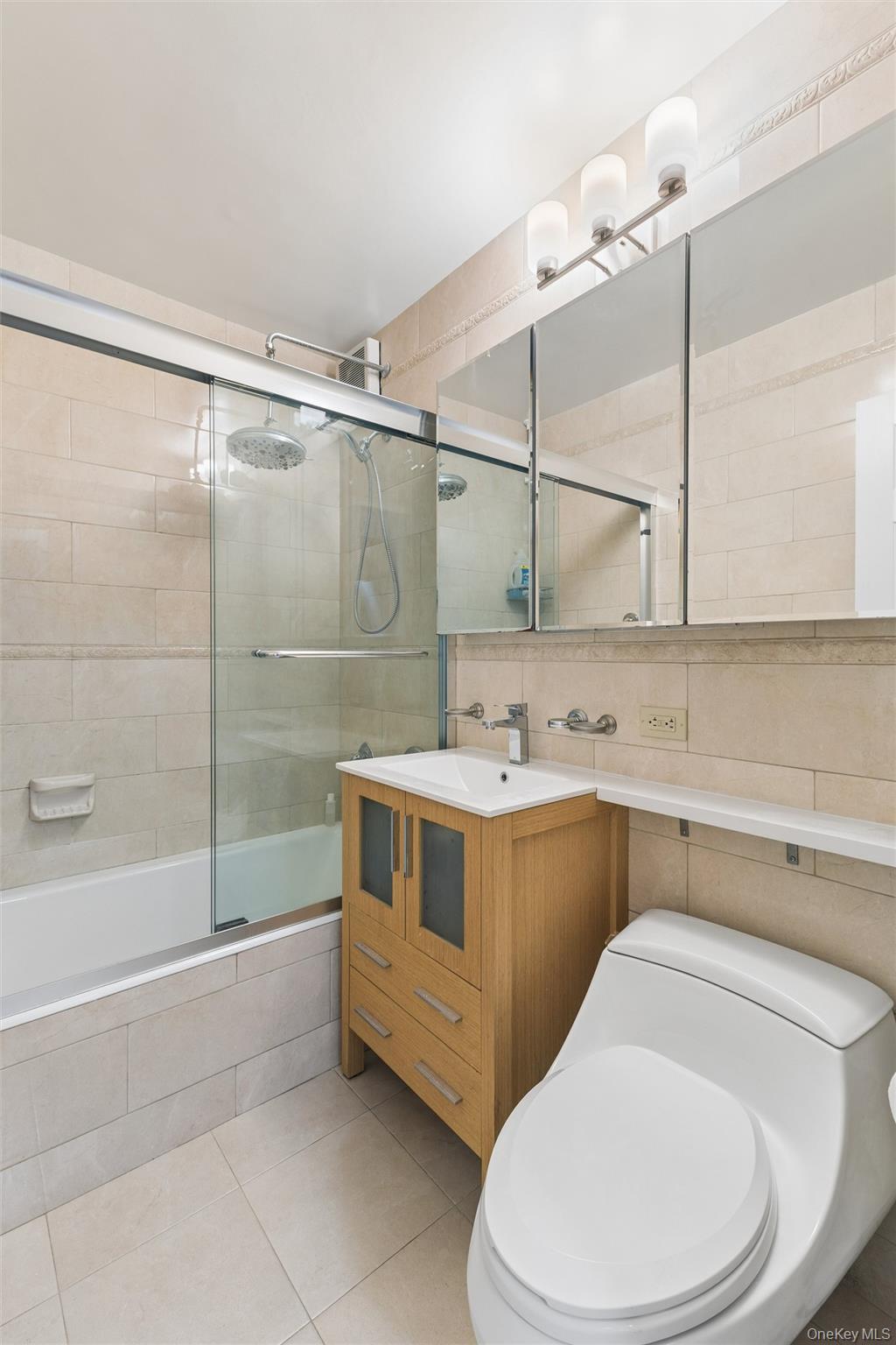 70-25 Yellowstone Boulevard, Unit 3X photo 5
