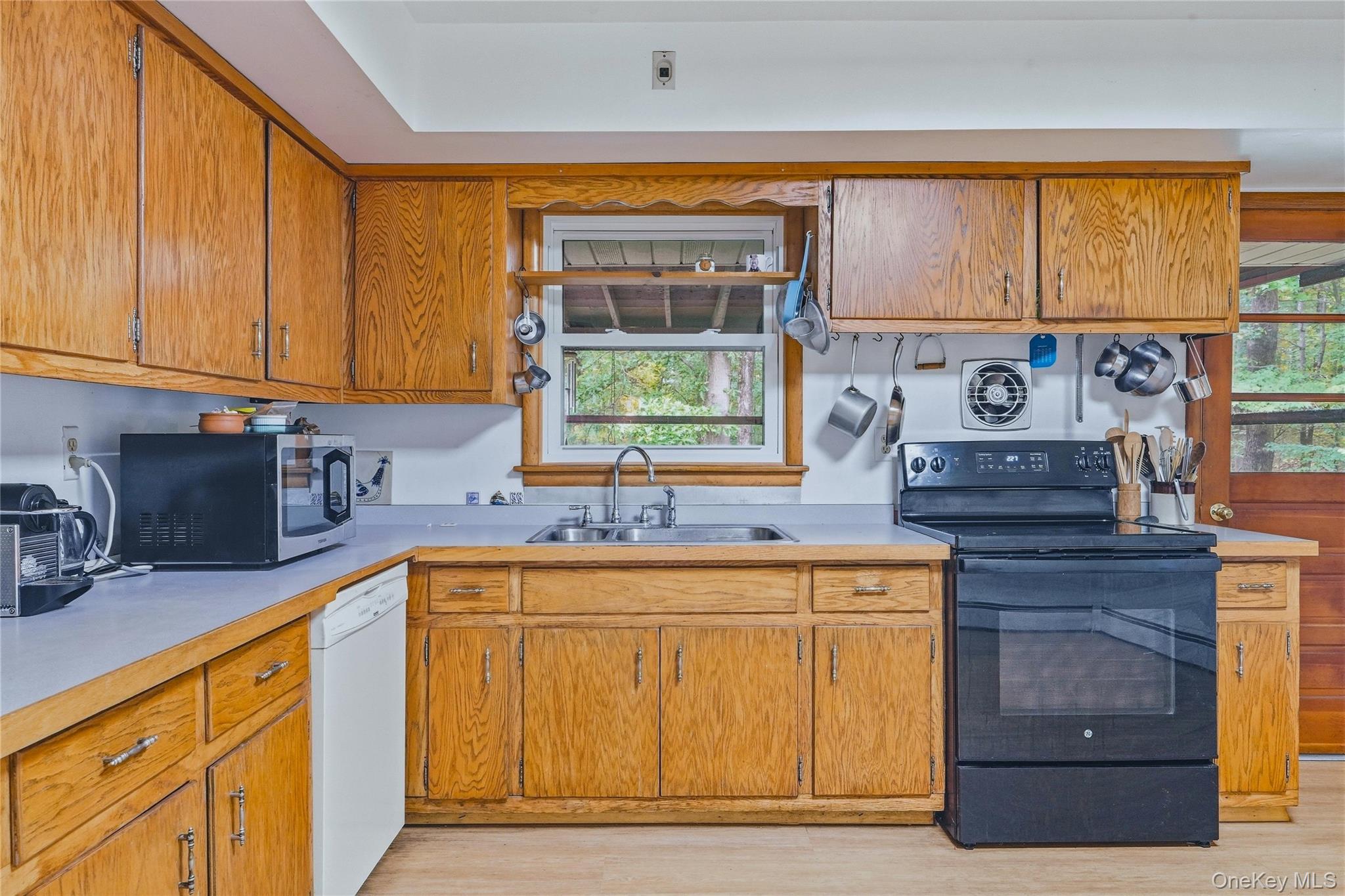 5 Stonehedge Avenue – For Sale photo 8