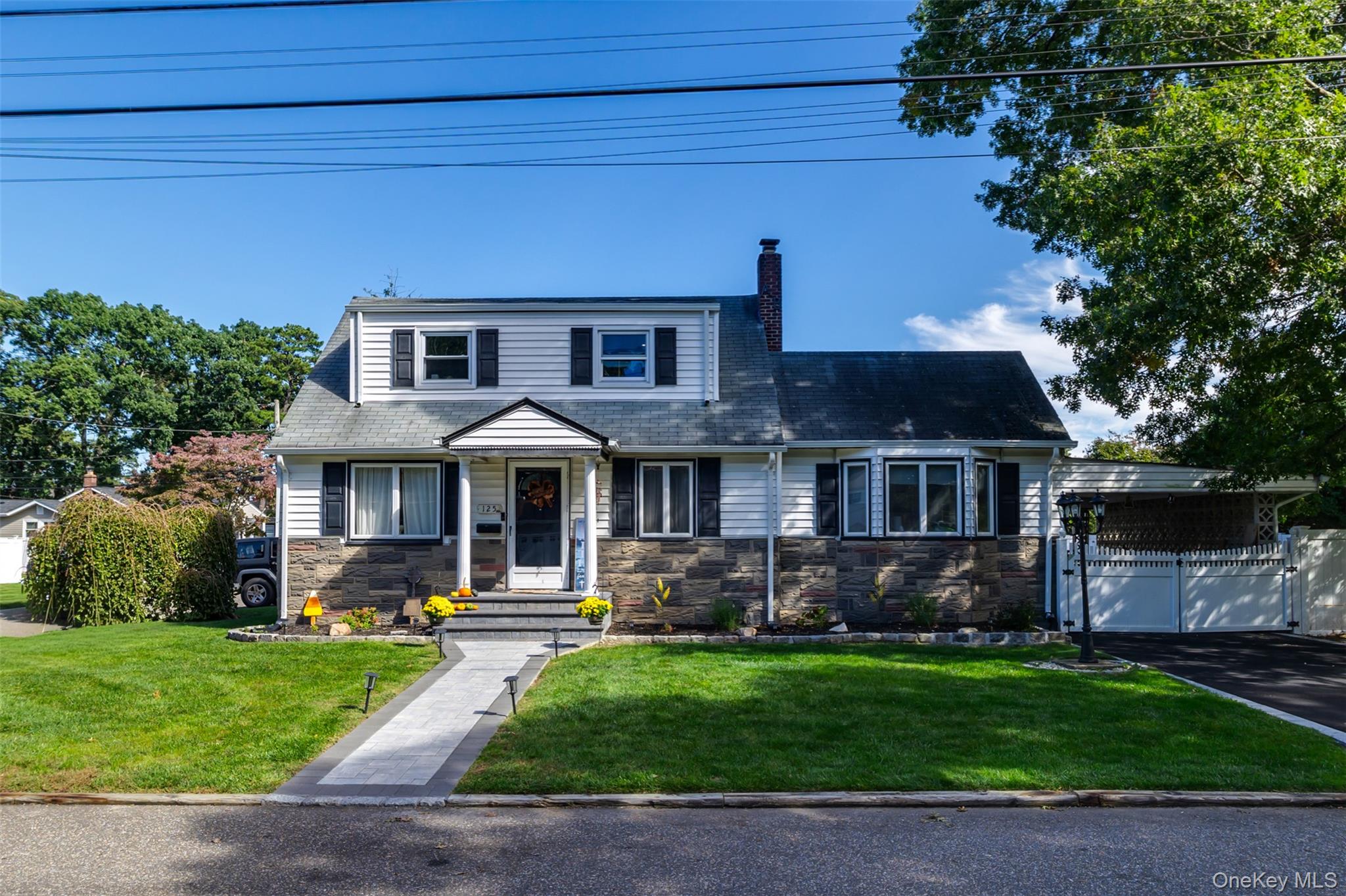 125 Carroll Avenue – For Sale