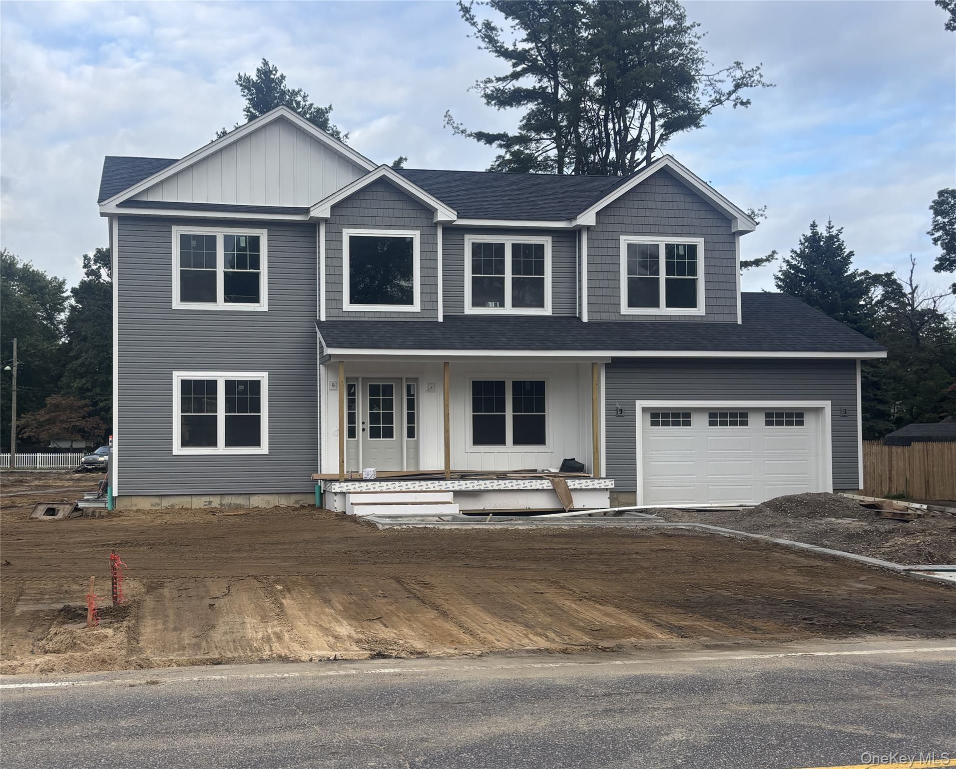 2047 lincoln Avenue – For Sale