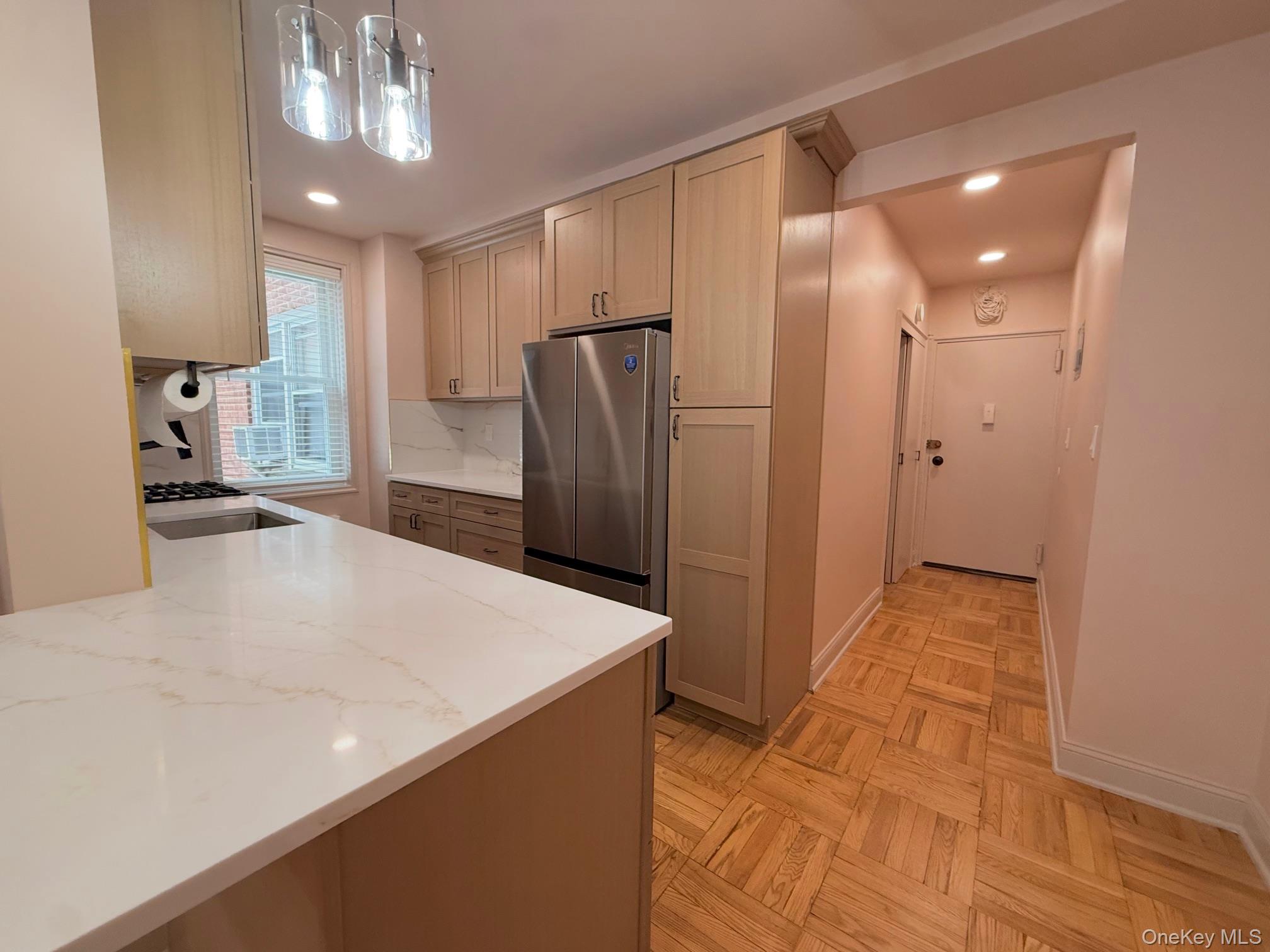 1133 Midland Avenue, Unit 1B photo 2
