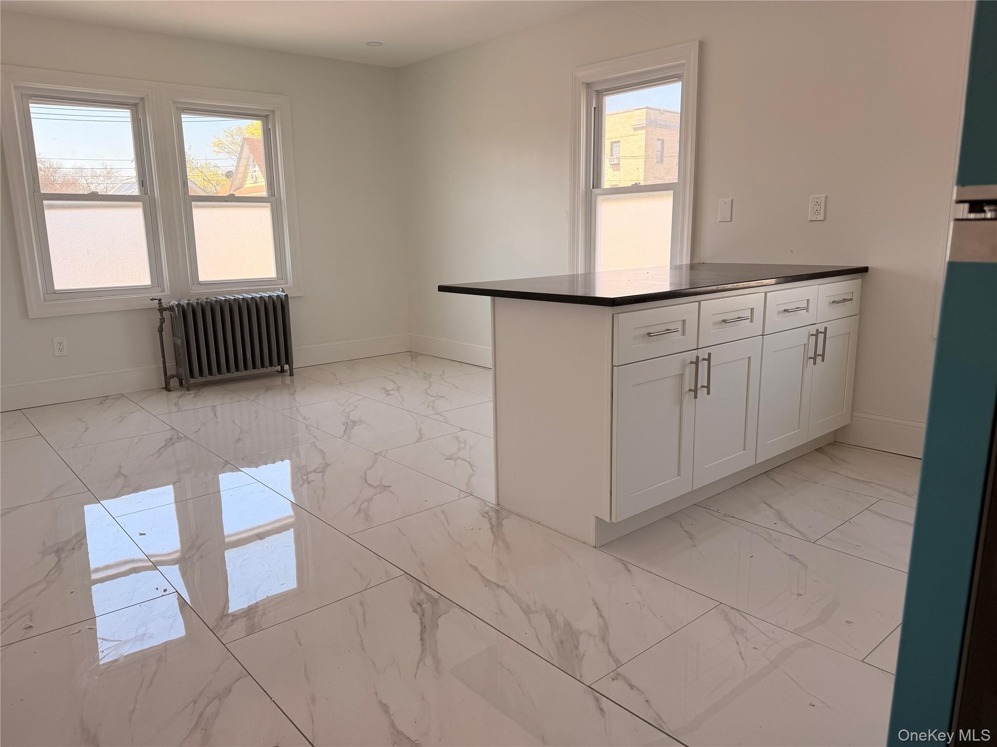 218-35 appt A 104th Avenue – For Rent photo 3