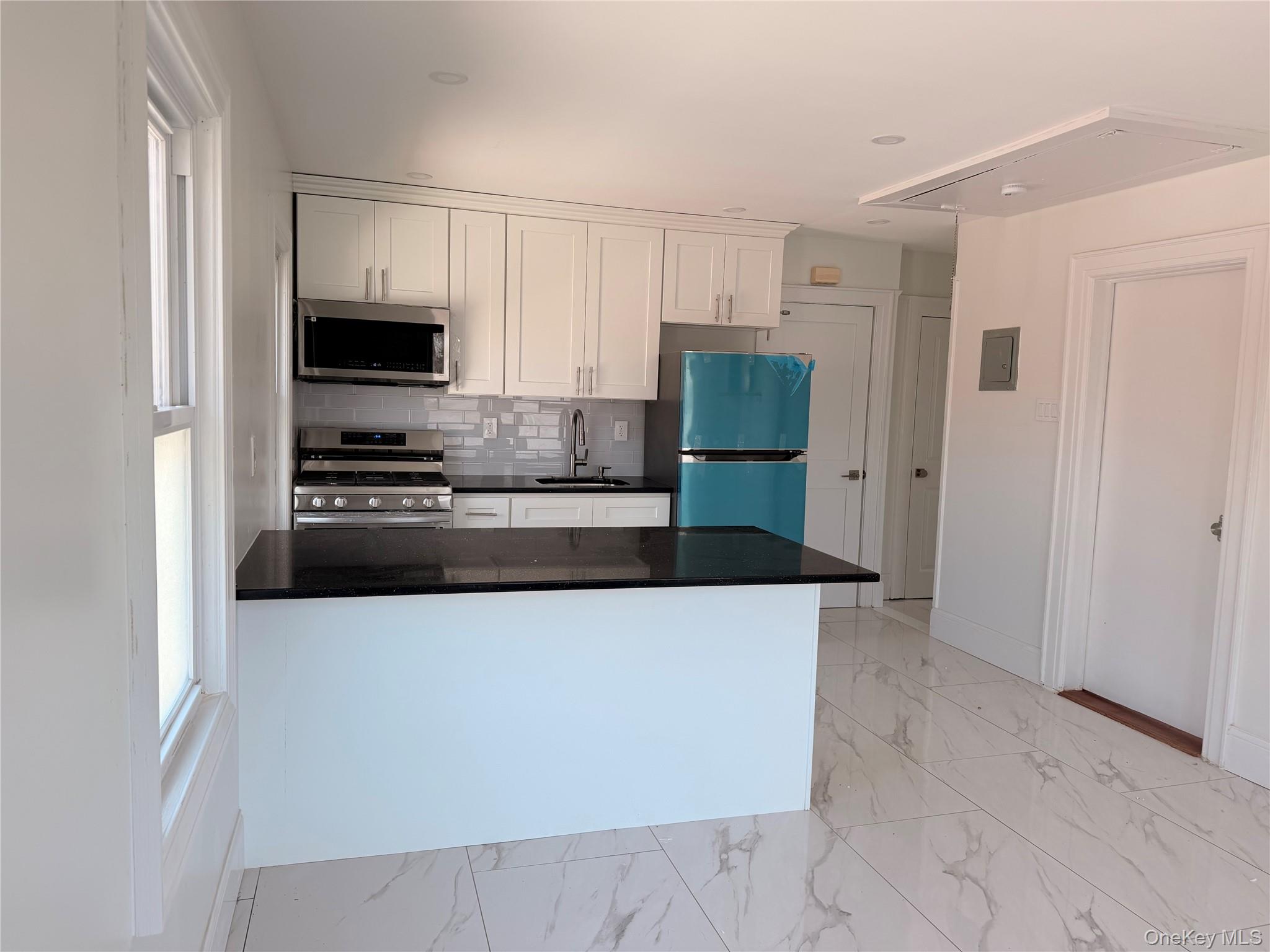 218-35 appt A 104th Avenue – For Rent photo 6