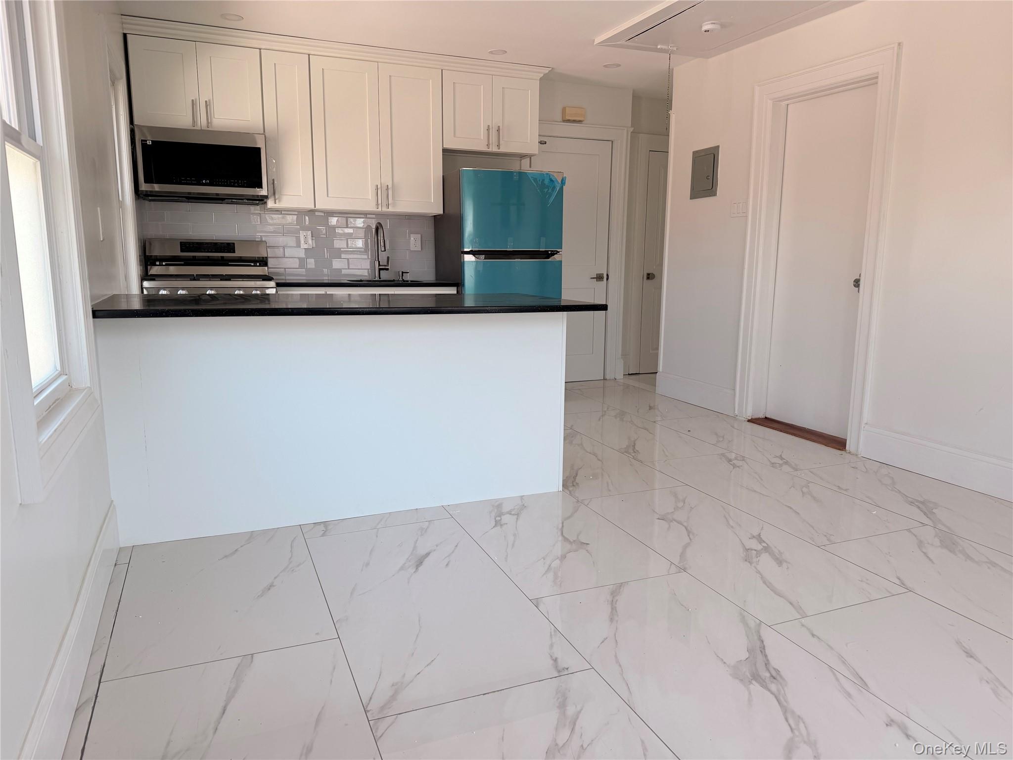 218-35 appt A 104th Avenue – For Rent photo 5