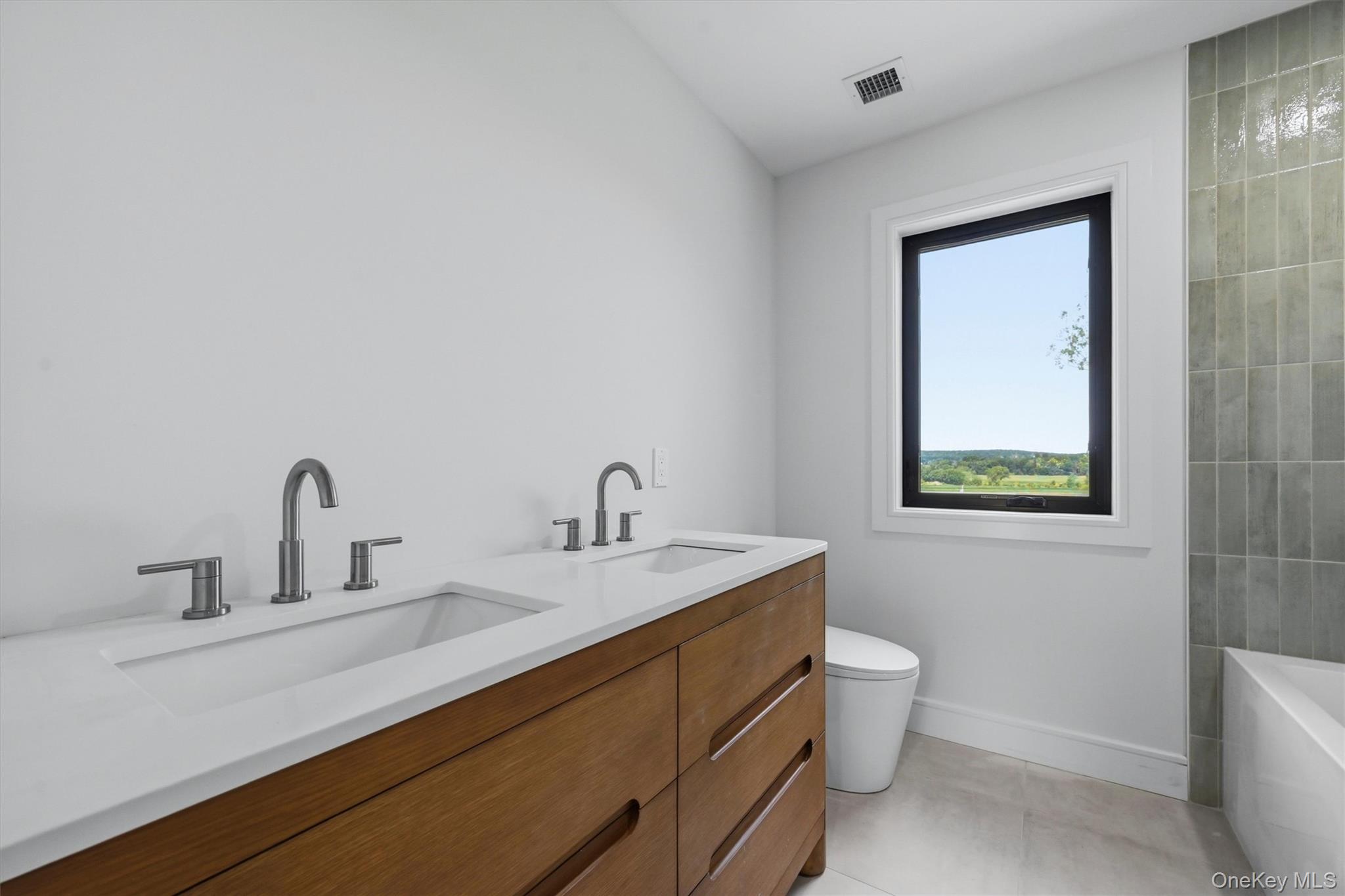 15 Warwick Isle Boulevard – For Sale photo 38